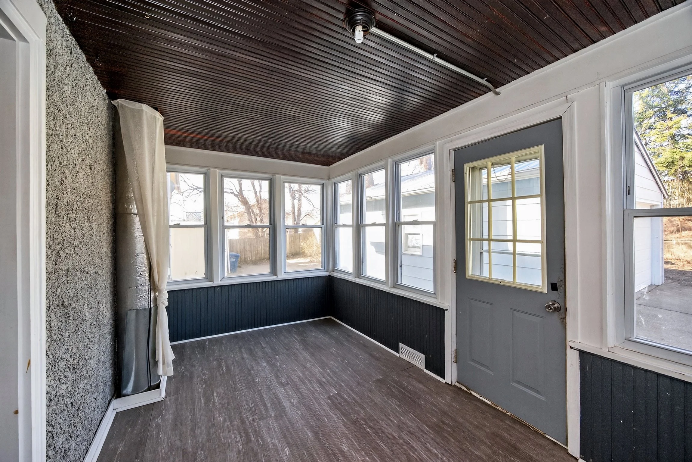 654 36th St-22.jpg