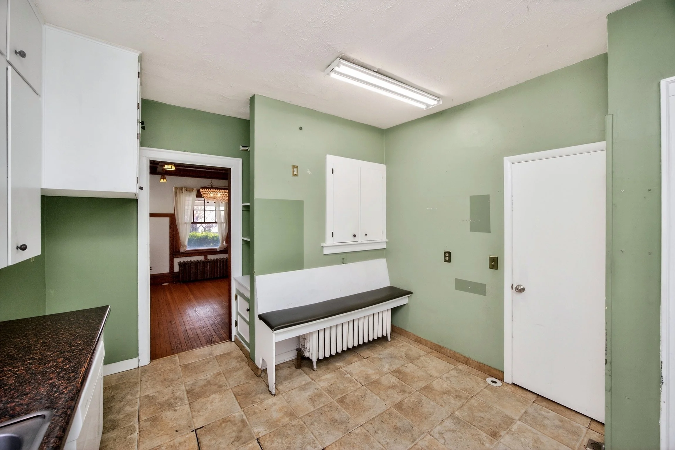 654 36th St-18.jpg