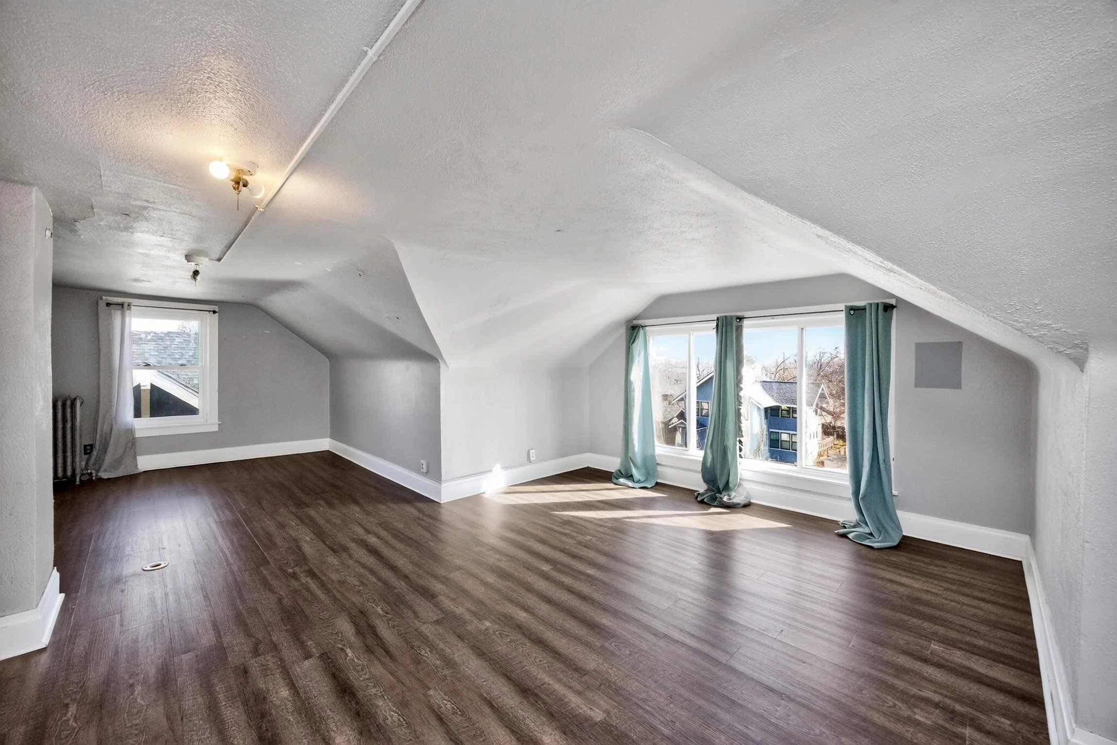 654 36th St-33.jpg