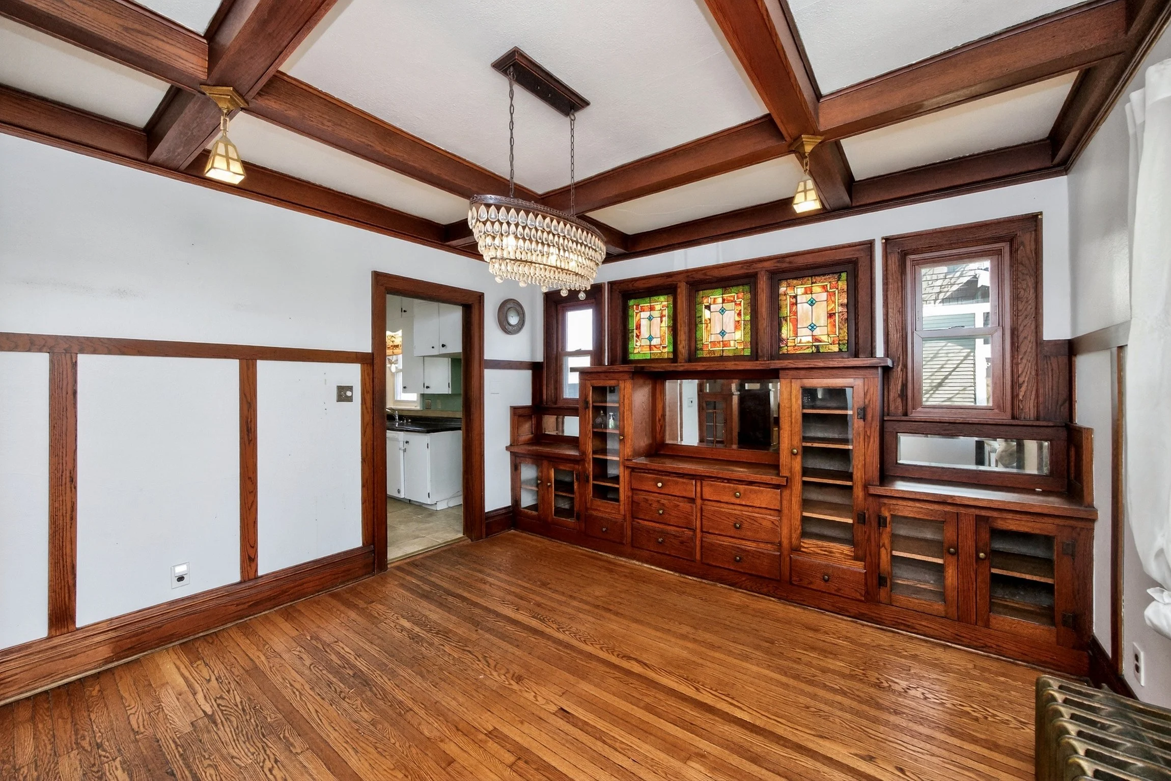 654 36th St-13.jpg