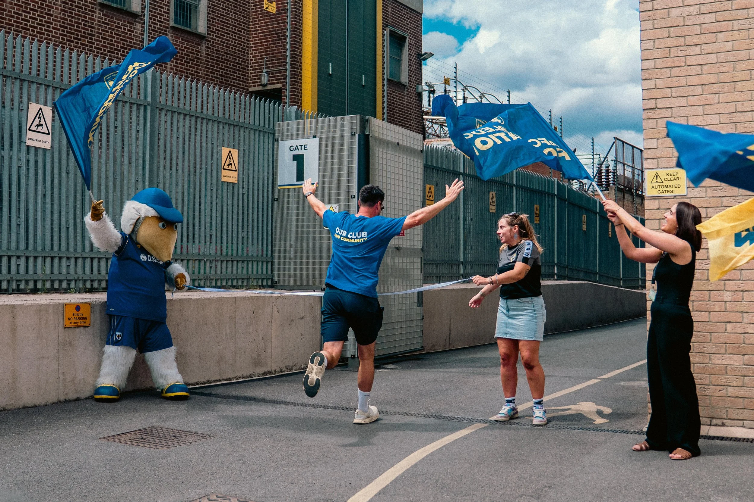 Kontenthaus_AFC_Wimbledon_Womble_Walk_DH_28JUNE26_125.JPG
