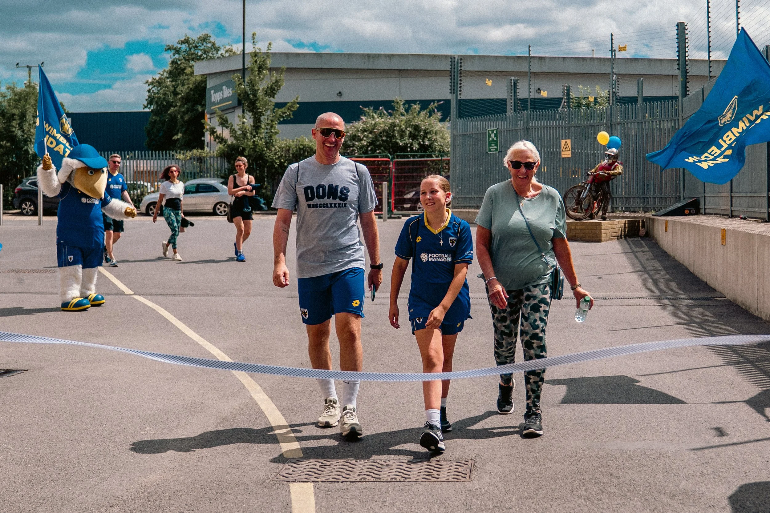 Kontenthaus_AFC_Wimbledon_Womble_Walk_DH_28JUNE26_145.JPG
