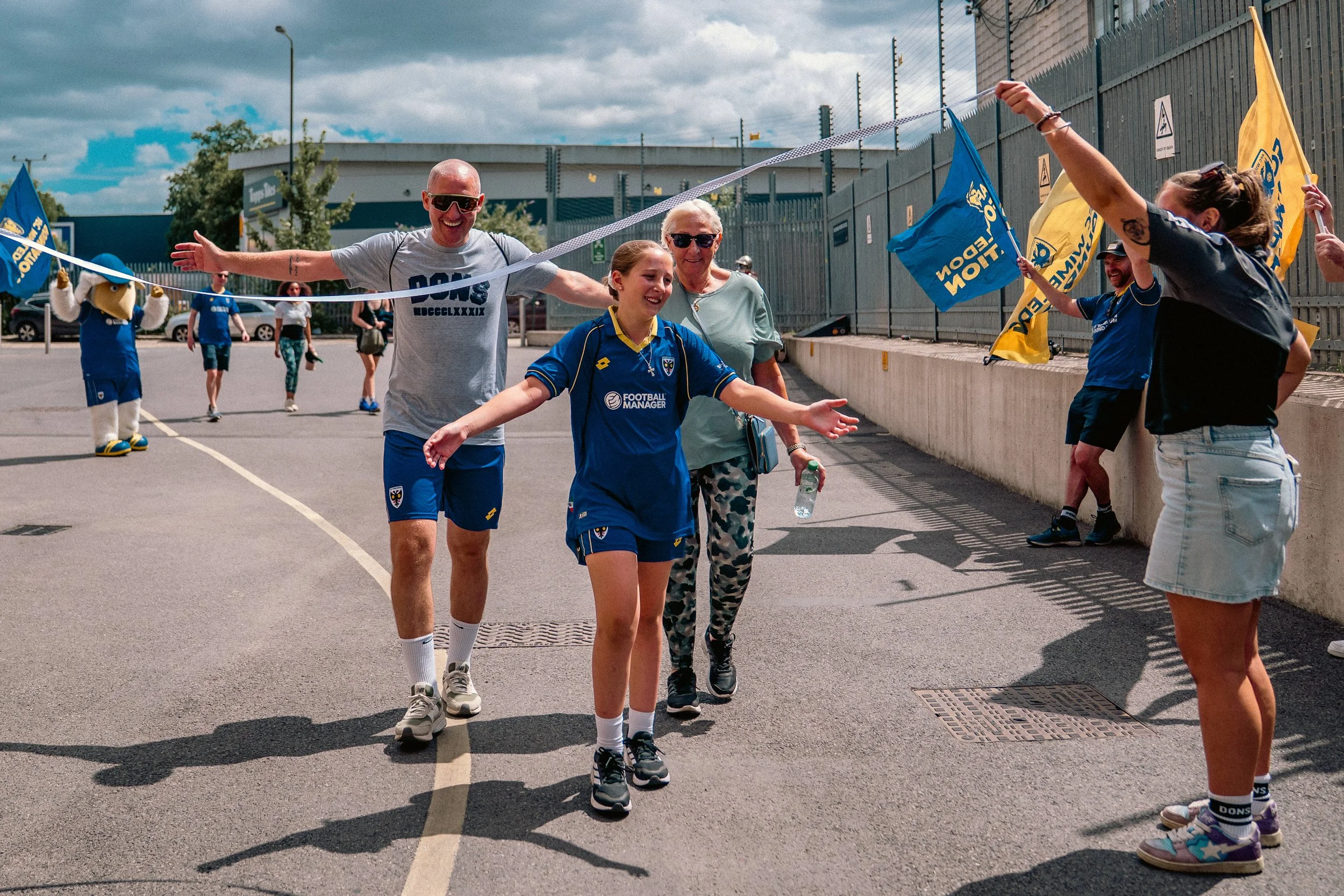 Kontenthaus_AFC_Wimbledon_Womble_Walk_DH_28JUNE26_146.JPG
