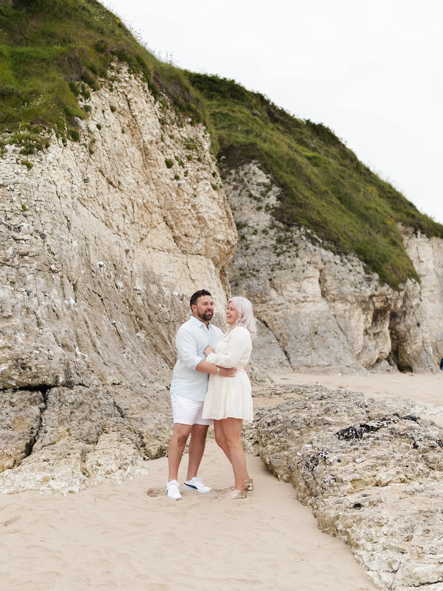 Having a gorgeous, chaotic Christmas period 🤍 hope you&rsquo;re all enjoying these in between days

Sarah &amp; Phil on their engagement session at my forever favourite, Whiterocks beach