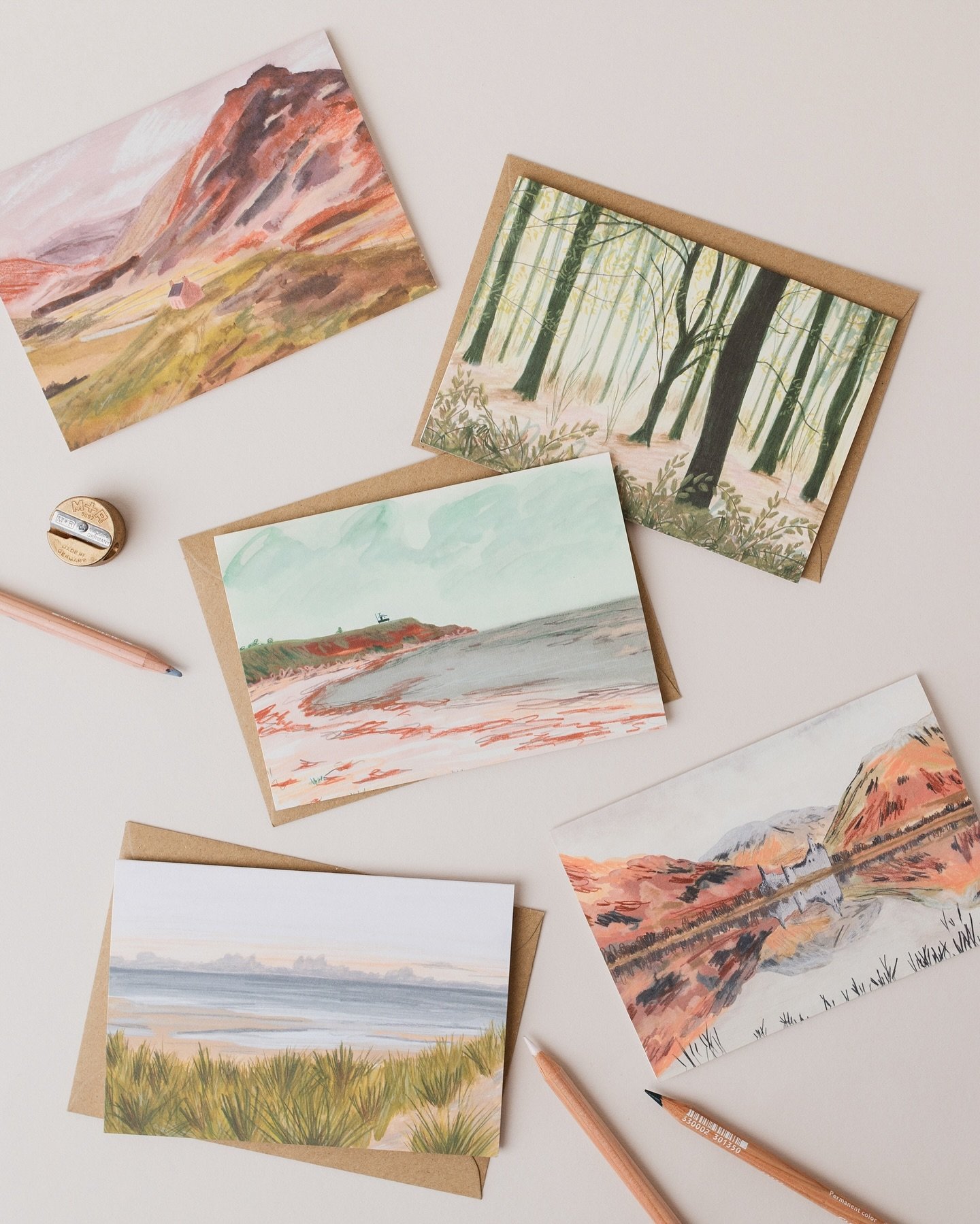 I have a question please!

When you buy a landscape, card or print that features a landscape scene, do you like it to say the location on the back? Or are you just there for the pretty landscape vibes and prefer to project your own associations with 
