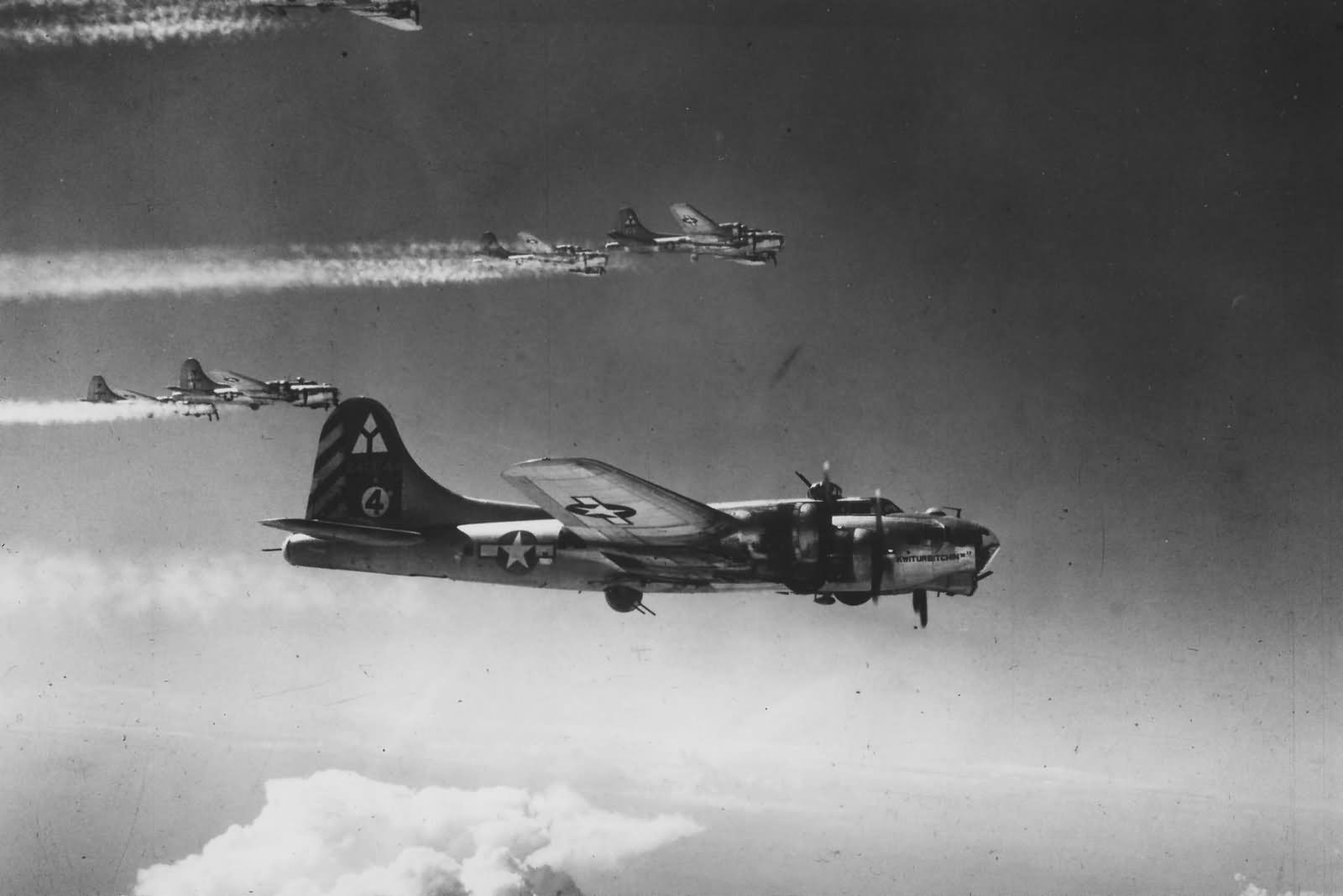B-17G_15AF_Raid_97_bomb_group.jpg