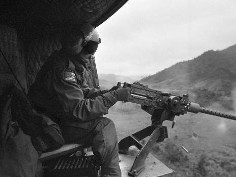 vietnam-war-us-helicopter-gunner_u-l-q10p4wh0.jpg