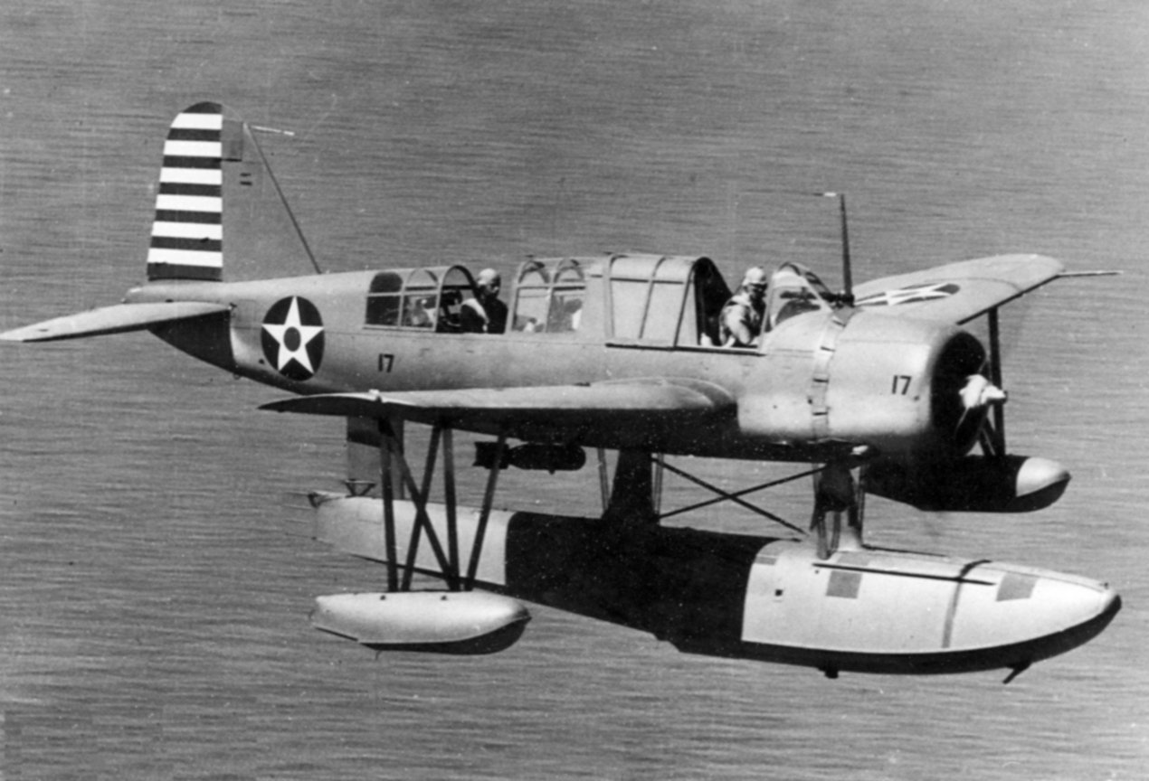 OS2U-2_Kingfisher_in_flight_1942.jpg