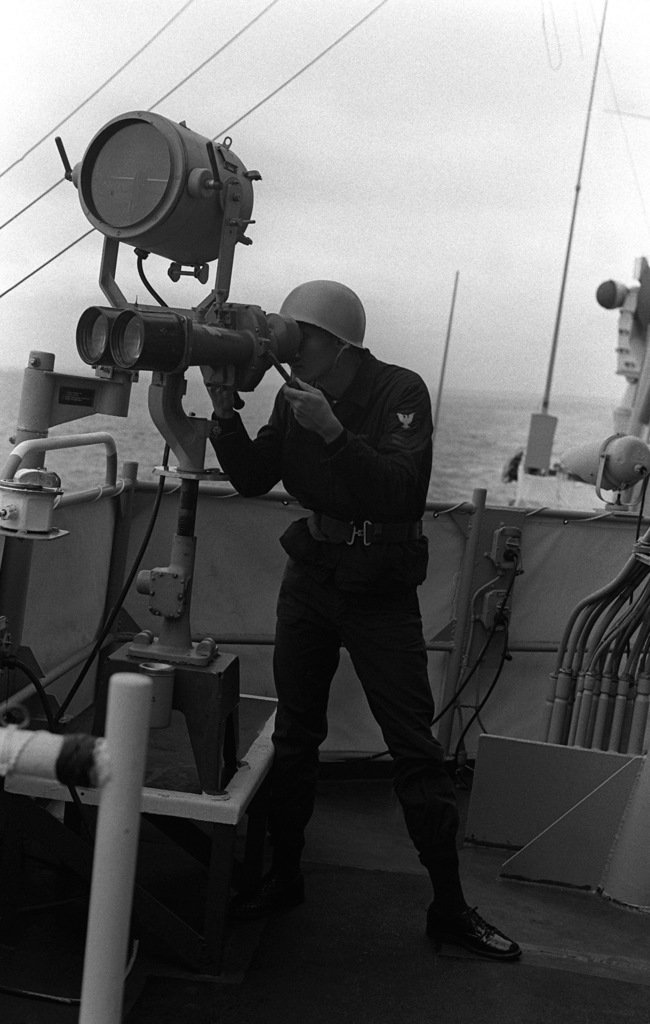 a-signalman-aboard-a-unitas-xx-ship-looks-through-binoculars-during-phase-four-0beb15-1024.jpg