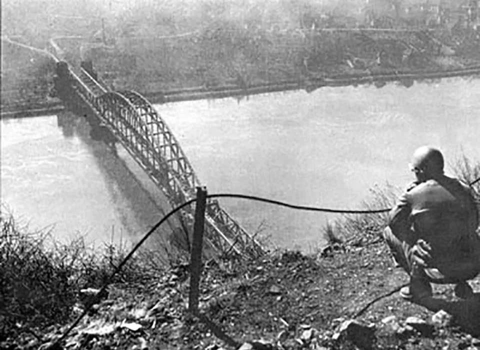 Ludendorff_Bridge_from_Erpeler_Ley - Edward Lengel.jpg