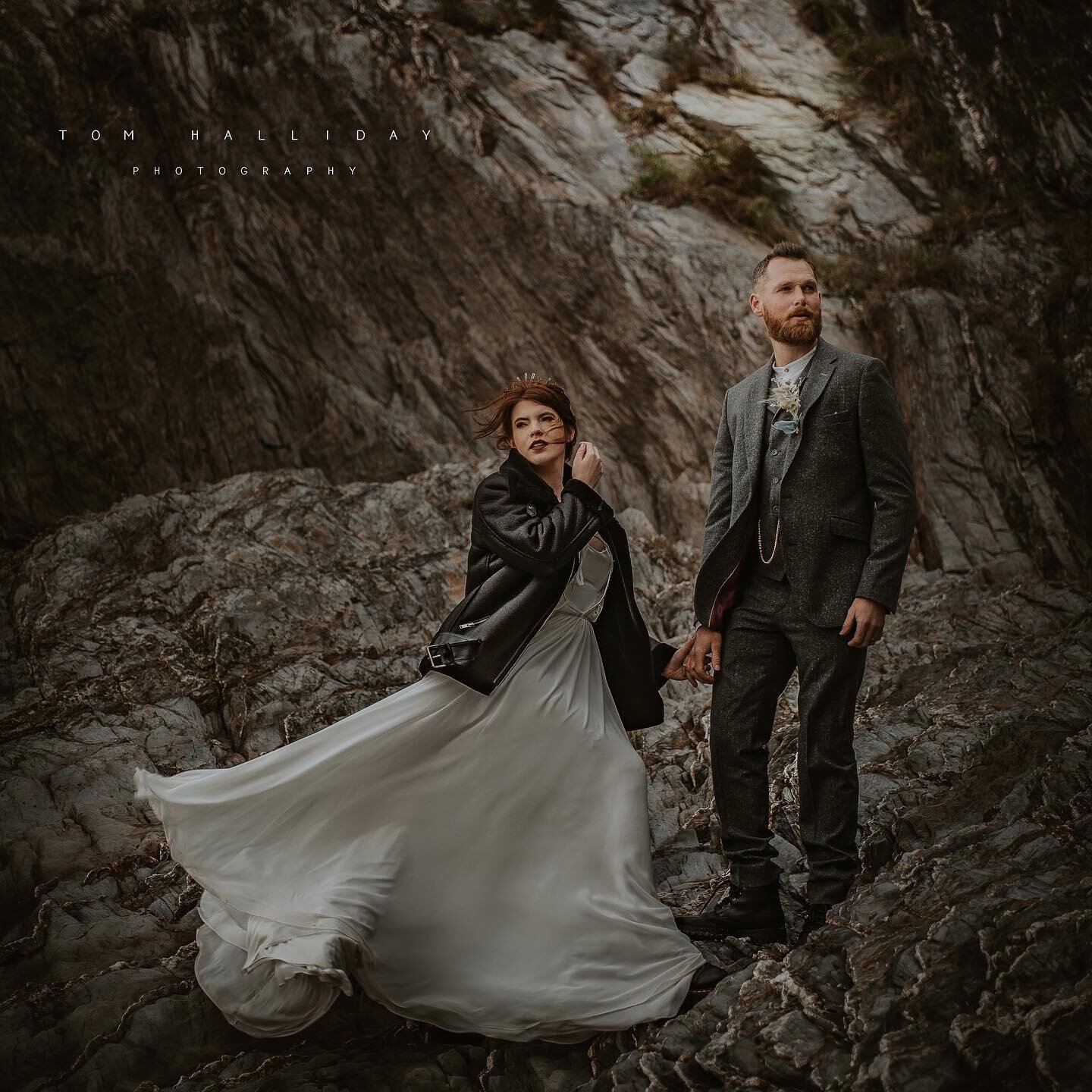 &mdash;- Ellen + Nick &mdash;- 

On Saturday I had the bloody amazing privilege to shoot an incredible elopement at @tunnelsbeaches in Devon. 
We had Halloween moody skies, rough seas and 60mph gusts of wind 😂
But it was such a special day. 

There&