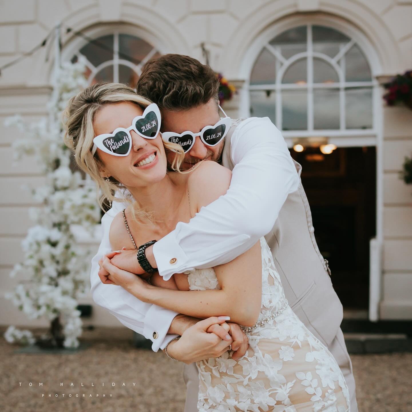 —- Kara + Olly —-
A few pics from the stunning wedding with Kara + Olly at the always bloody awesome @gosfieldhallweddingvenue
It was a perfect day! Thank you for asking me to be there! 🤟
#indieweddingphotographer #destinationwedding