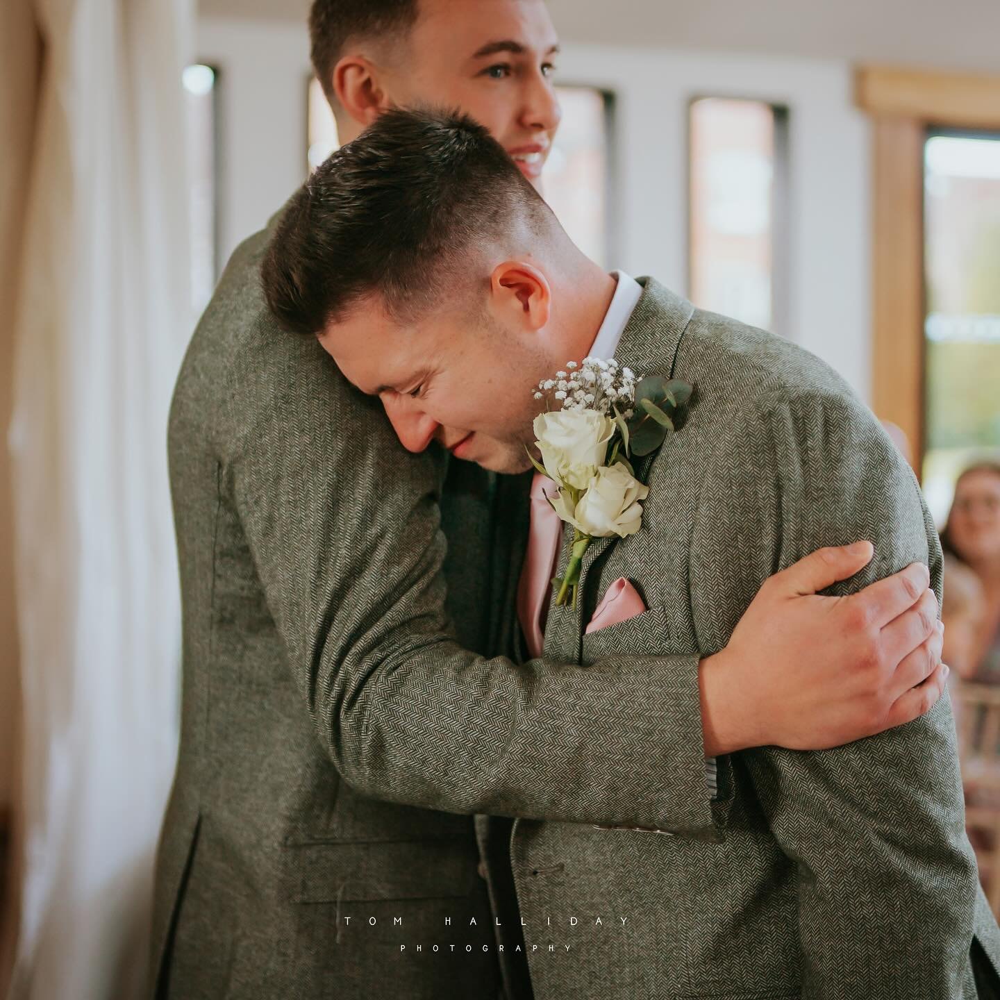 --- Spencer + Ellen ---
Spencer! 🤣 I'm so glad I had a camera to hide behind as I'm a sympathetic cryer 😅
So many tears but also so many laughs... Giant Jenga to the rescue 😂
Awesome day at the beautiful @coltsfootweddings @coltsfoot_countryret