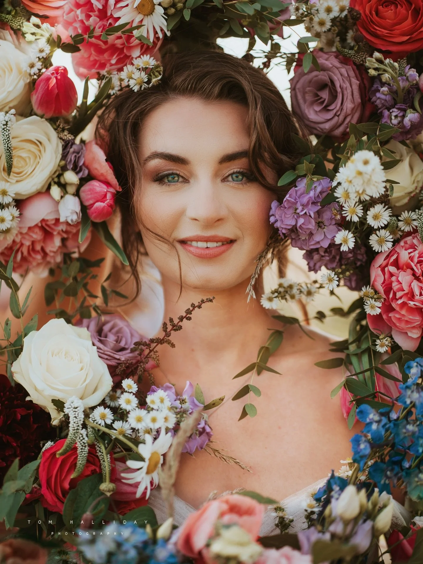 🌷SPRING 🌷

Finally!! Spring is springing! Such an awesome time to tie the knot, happy people, lovely weather (even the showers) great light, brilliant flowers and bebe animals 🐖

Get in touch for availability and head to our website for more info 