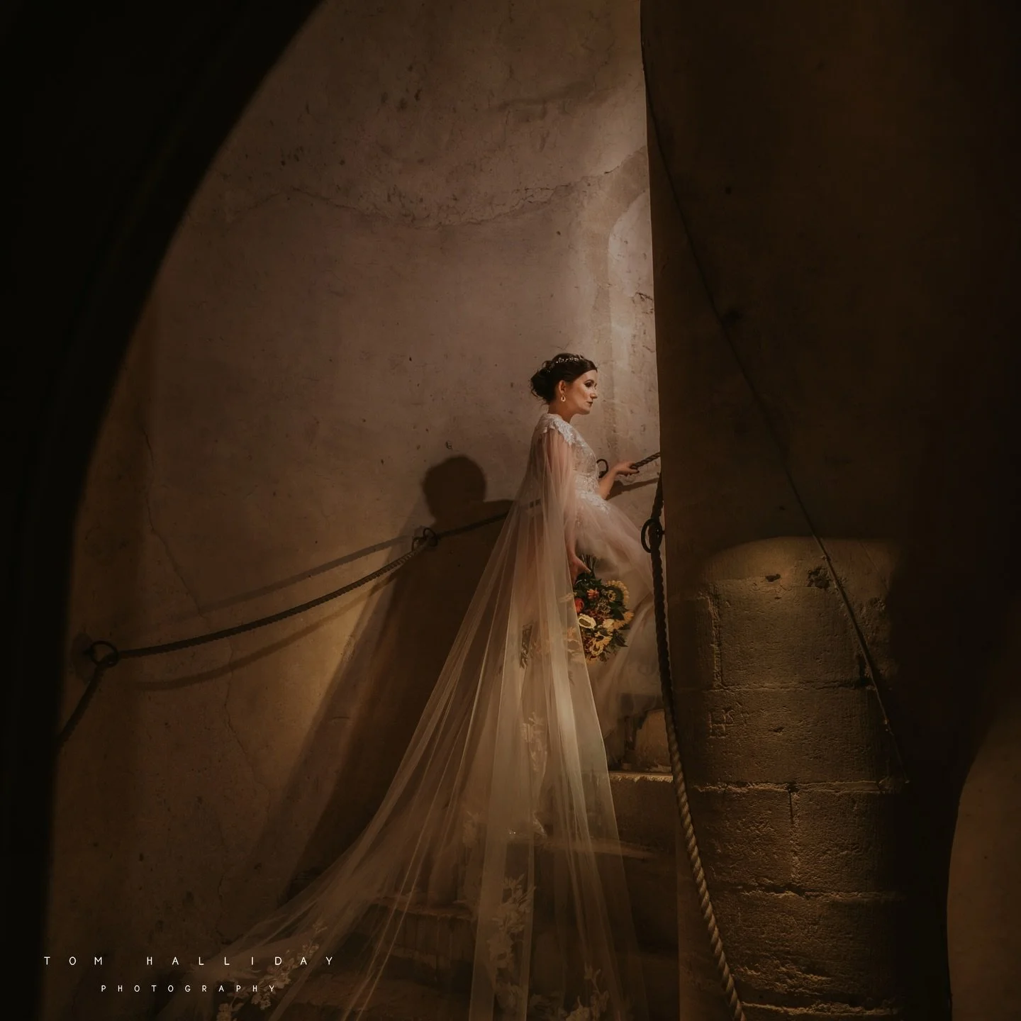 --- Jess + Dan ---

One of my favourite venues to shoot, @hedinghamcastle is incredible.

There&rsquo;s so much amazing history and such an awesome atmosphere, with so many locations for photos - like this epic staircase. 

Thanks so much Jess + Dan 