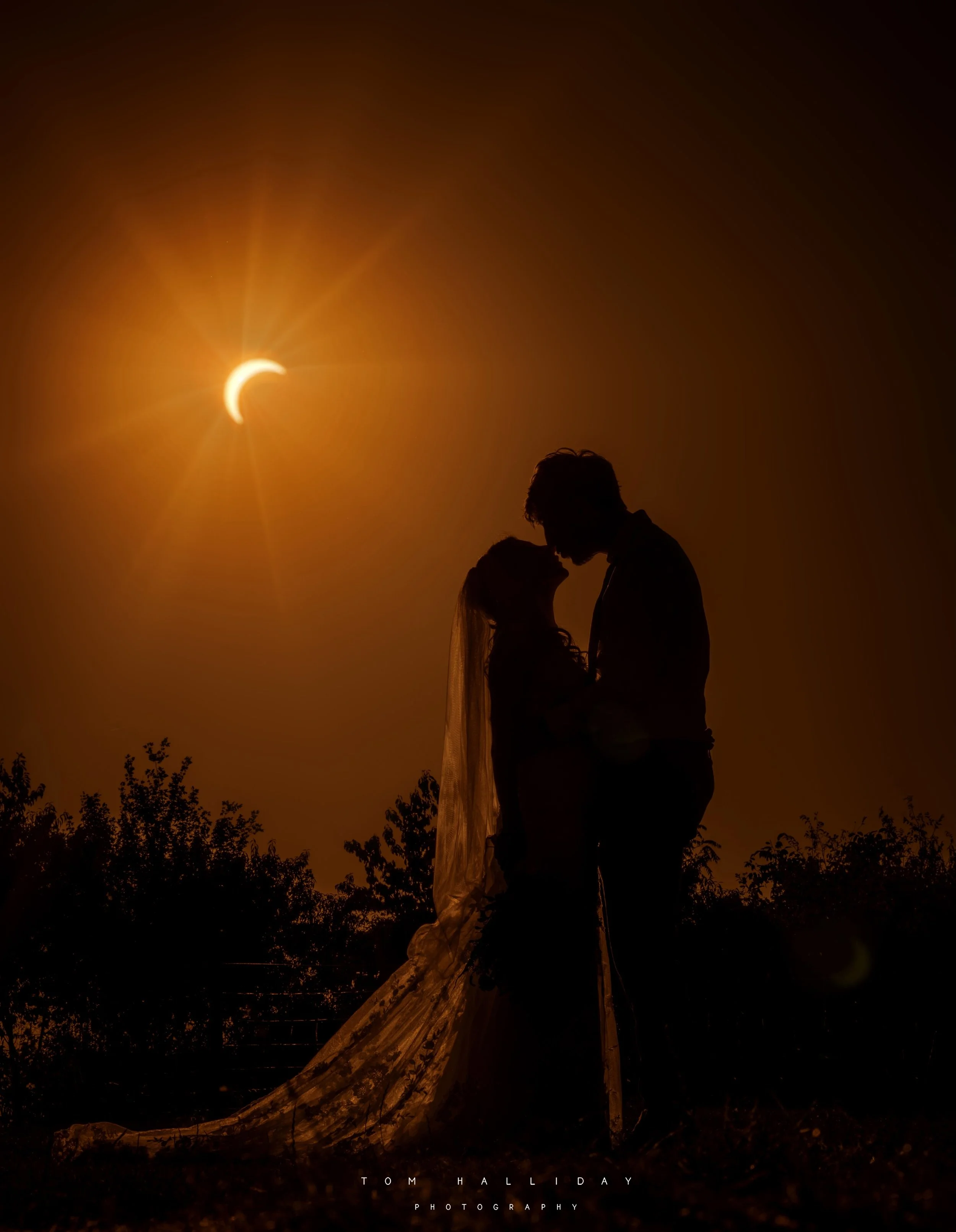 - -- Holly + Joe ---
I had such an awesome time yesterday at
@southfarmweddings with Holly + Joe and to top it off we got the eclipse!
I was 12 when the last one happened and I remember it being one of the coolest things I'd seen, yesterday was the s