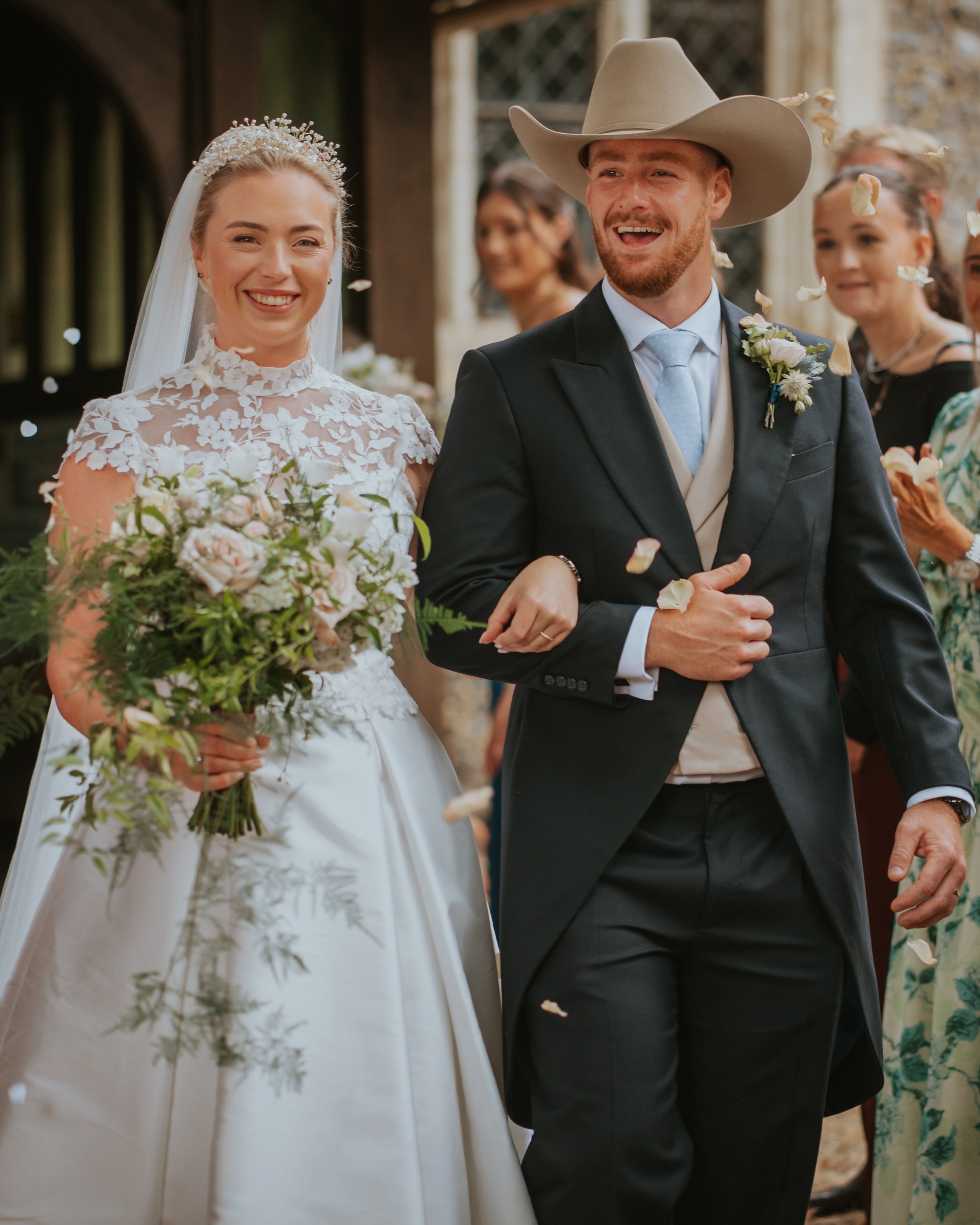 church-wedding-berkshire-reading-confetti-exit.jpg