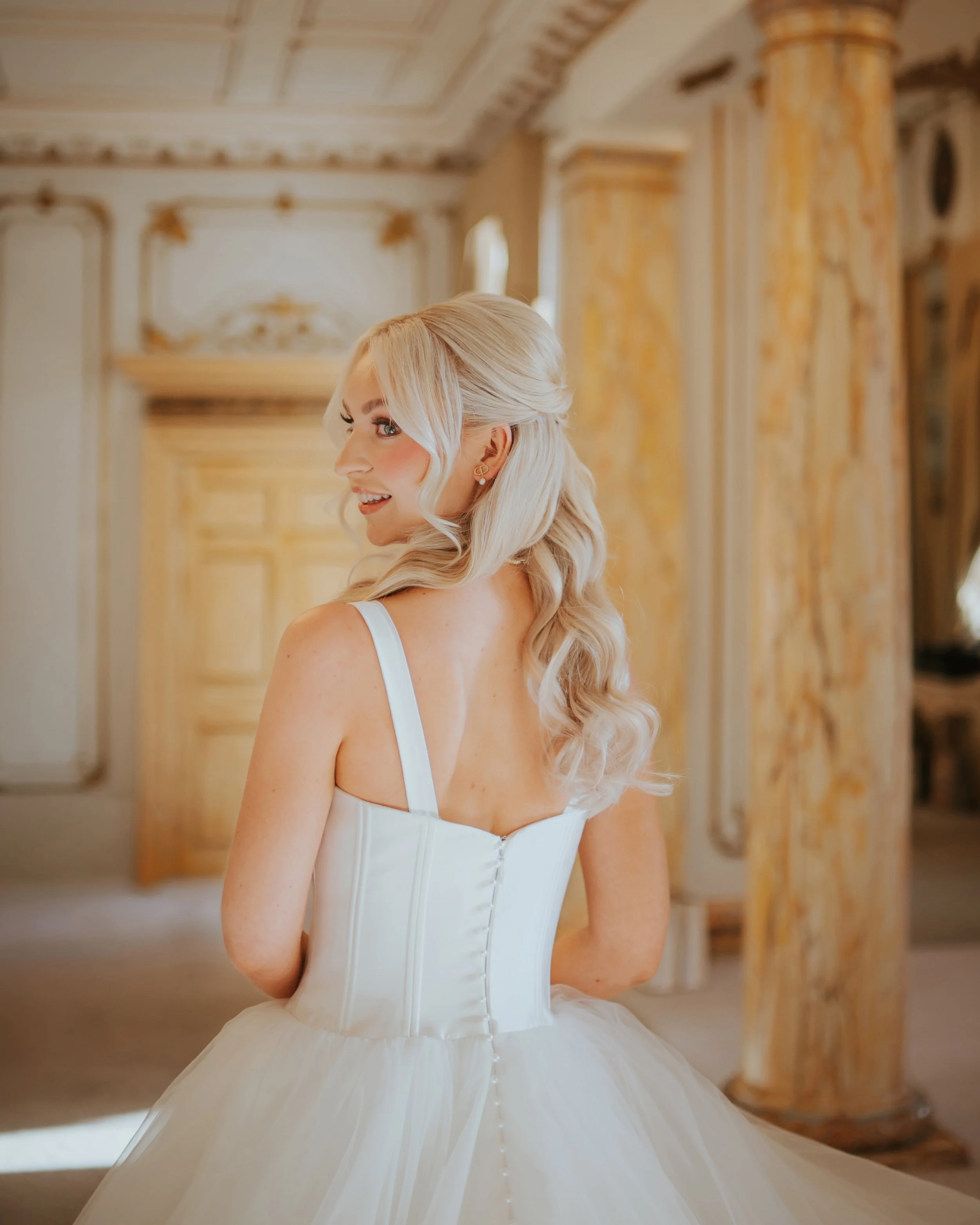 Wedding Photography Gosfield Hall Bride.jpg