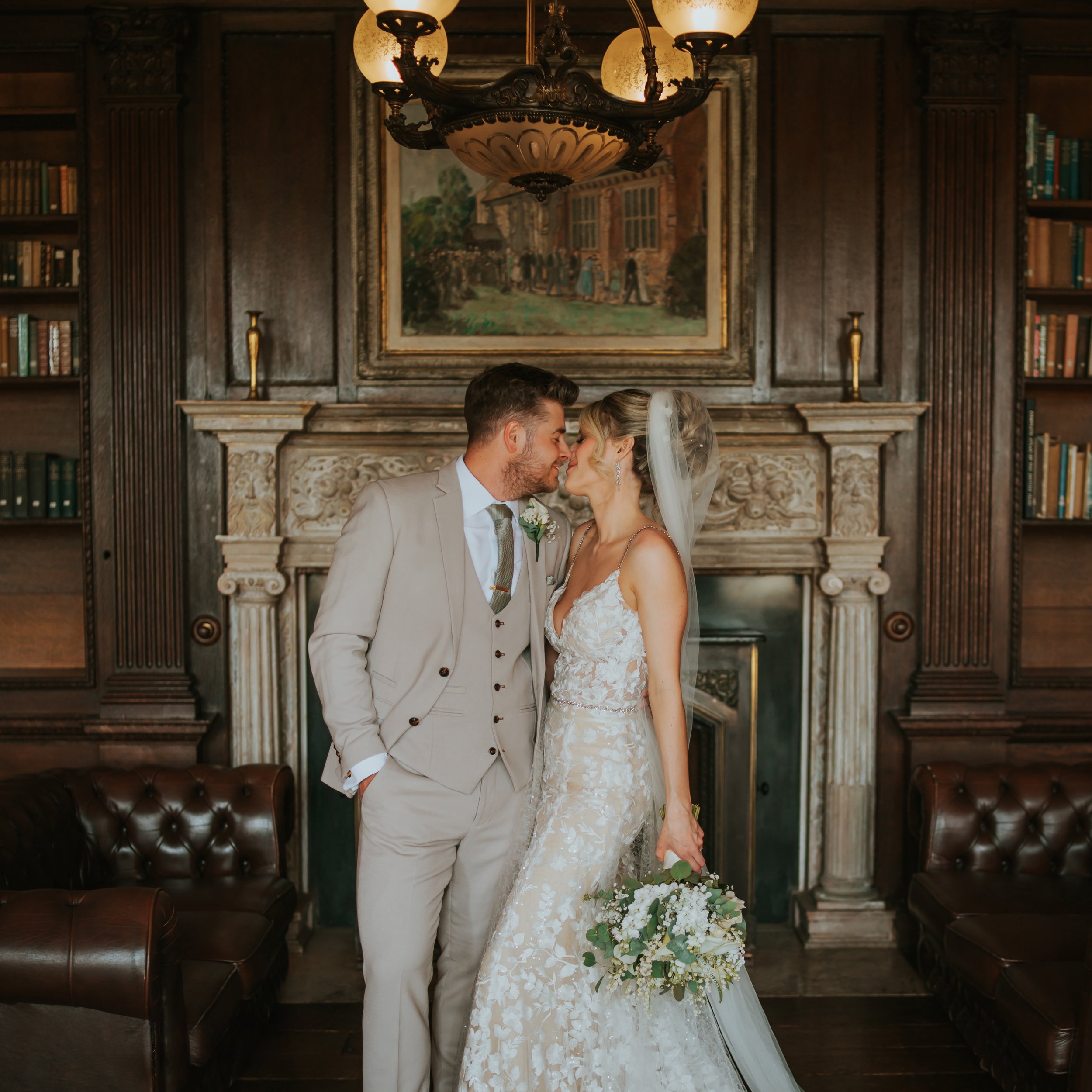 Gosfiled-hall-Wedding-photography-couple-essex.jpg