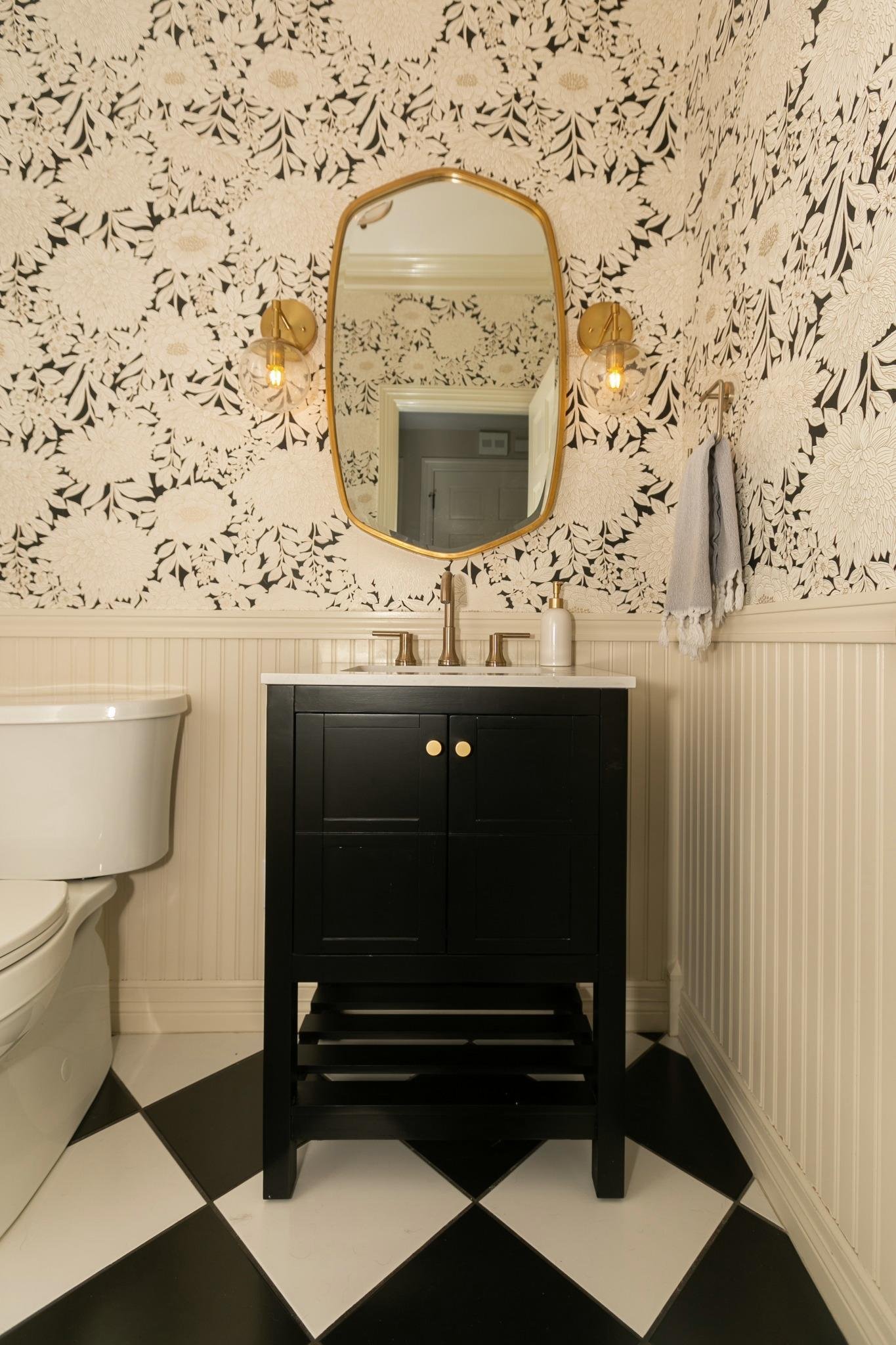 Columbine Valley Powder Room