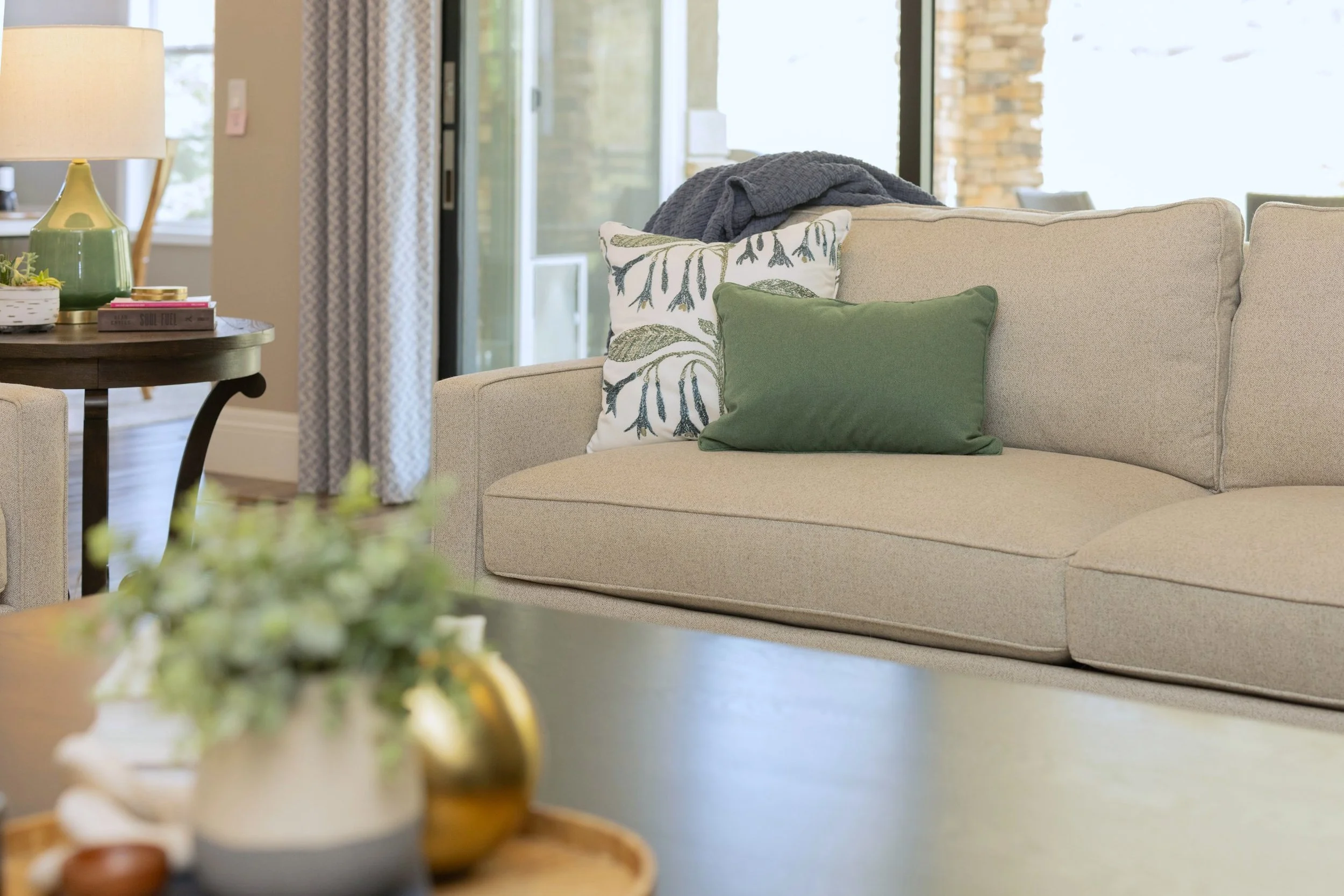 living_room_05.jpg