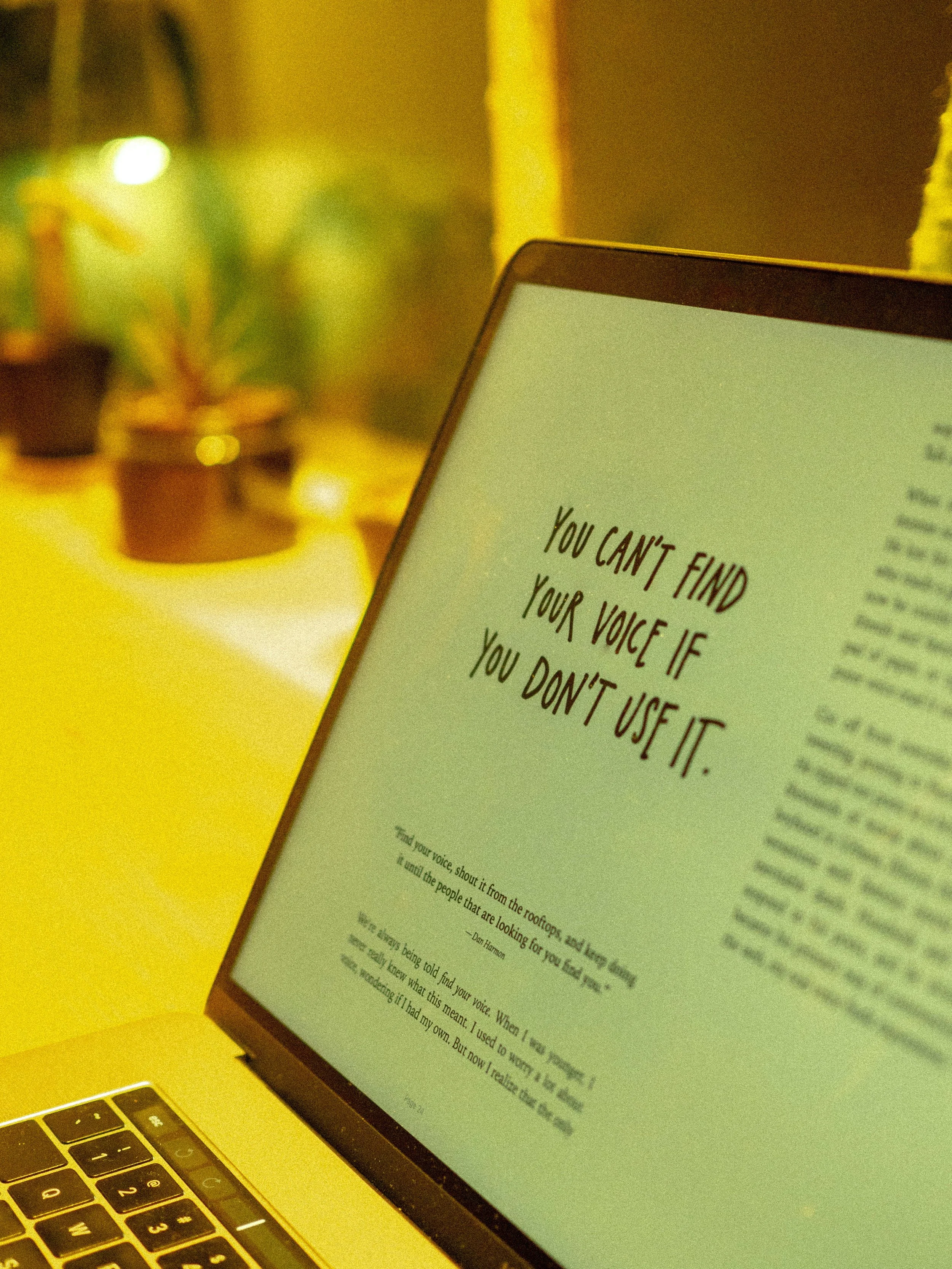 Find your voice and speak with confidence in online content