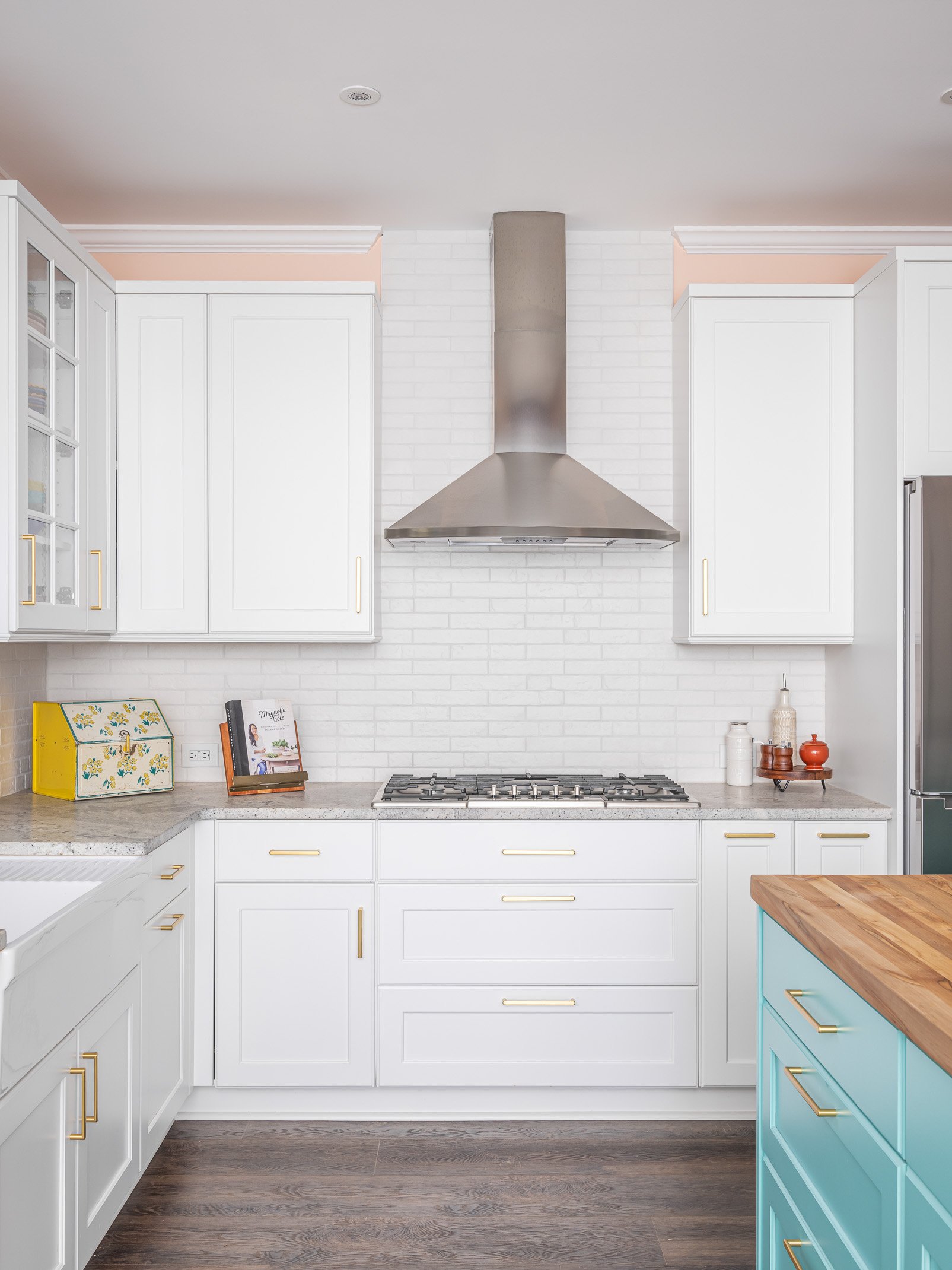 over_the_range_hood_contemporary_design.jpg