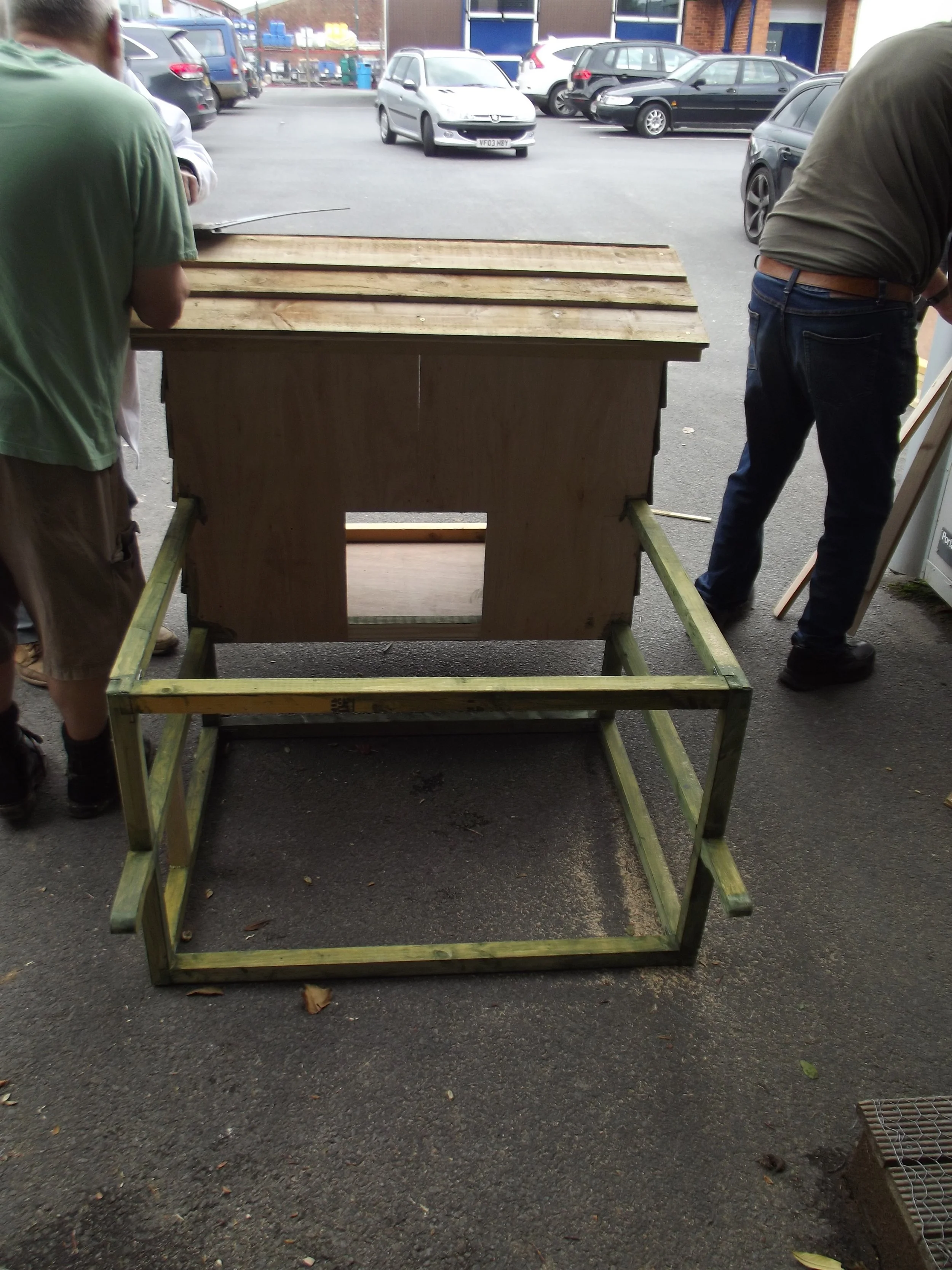 Rabbit hutch