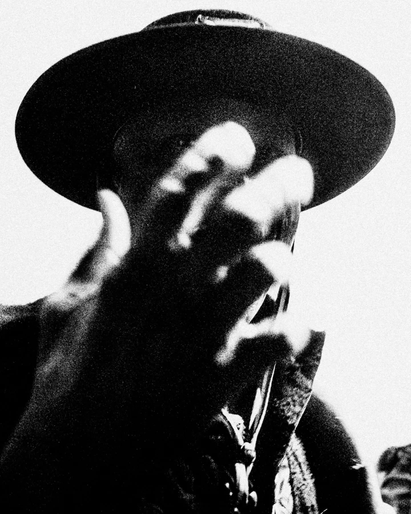 Last week to see 'Love &amp; Death' at @kunstlinie.

Until the 6th of March.

#bnw
#streetphotography
#surrealism
#streetart
#bnwphotography