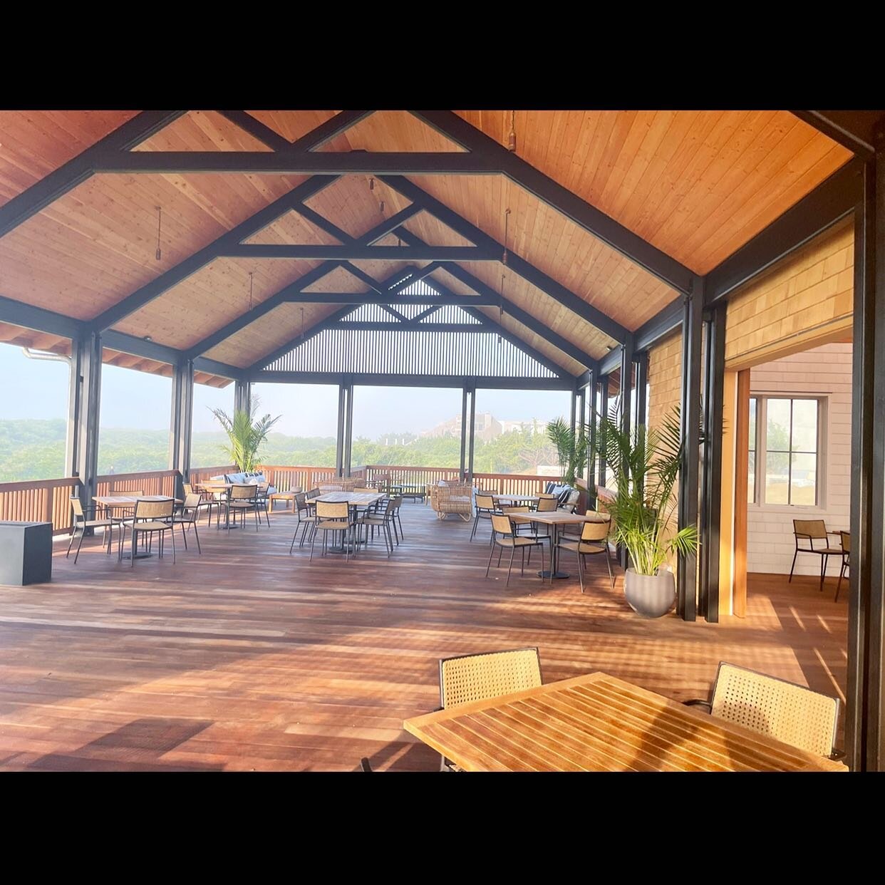 Rise &amp; Shine!!
.
@petercookarchitect 
@whiteoakbuilders 
.

.

.

#whiteoakbuilders #hamptons #thehamptons #architecture #interiordesign #southampton #watermill #bridgehampton #sagaponack #sagharbor #easthampton #amagansett #montauk #mtk #shelter