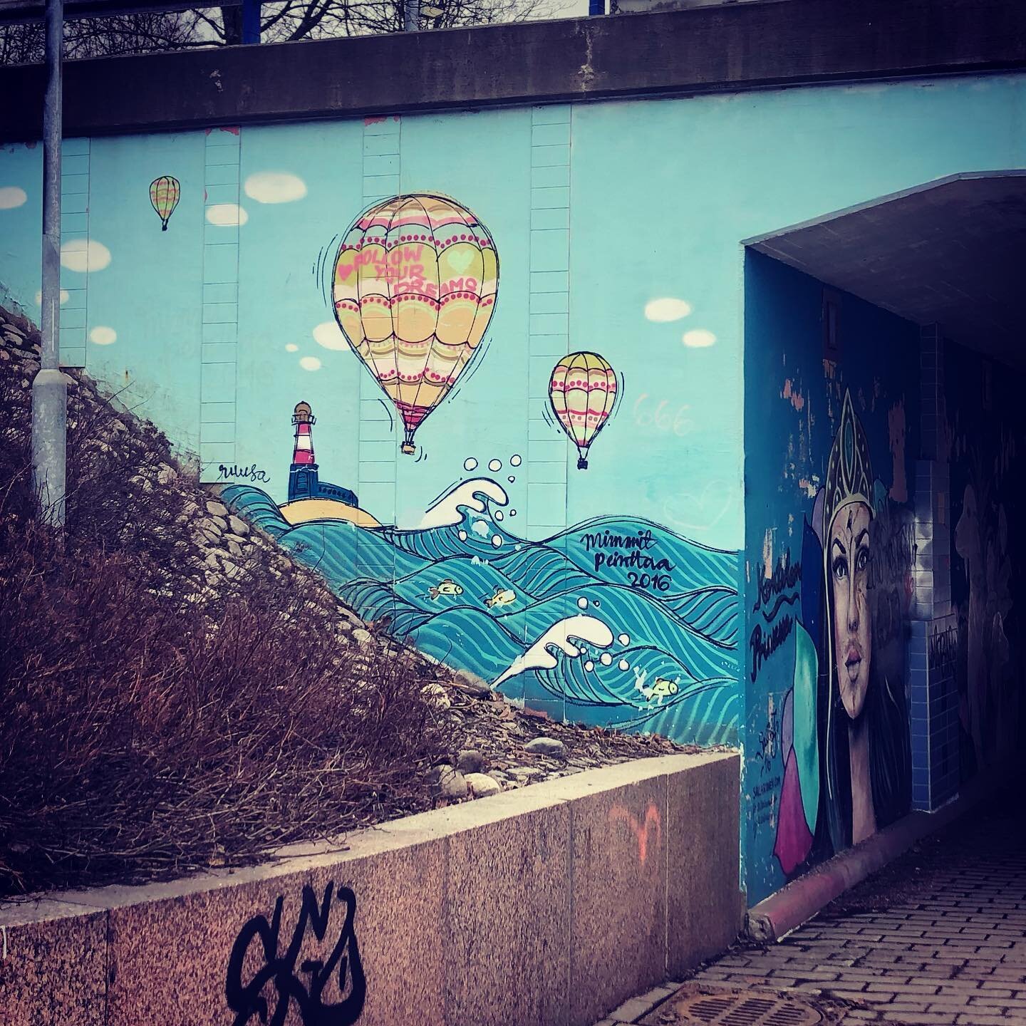 Throwback Tuesday 👷🏼&zwj;♀️ Our underpass paintings in Kontula since 2016 ⭐️ #mimmitpeinttaa2016 #ruusaart #ruusa #redy #mimmitpeinttaa #ruusaartandproduction