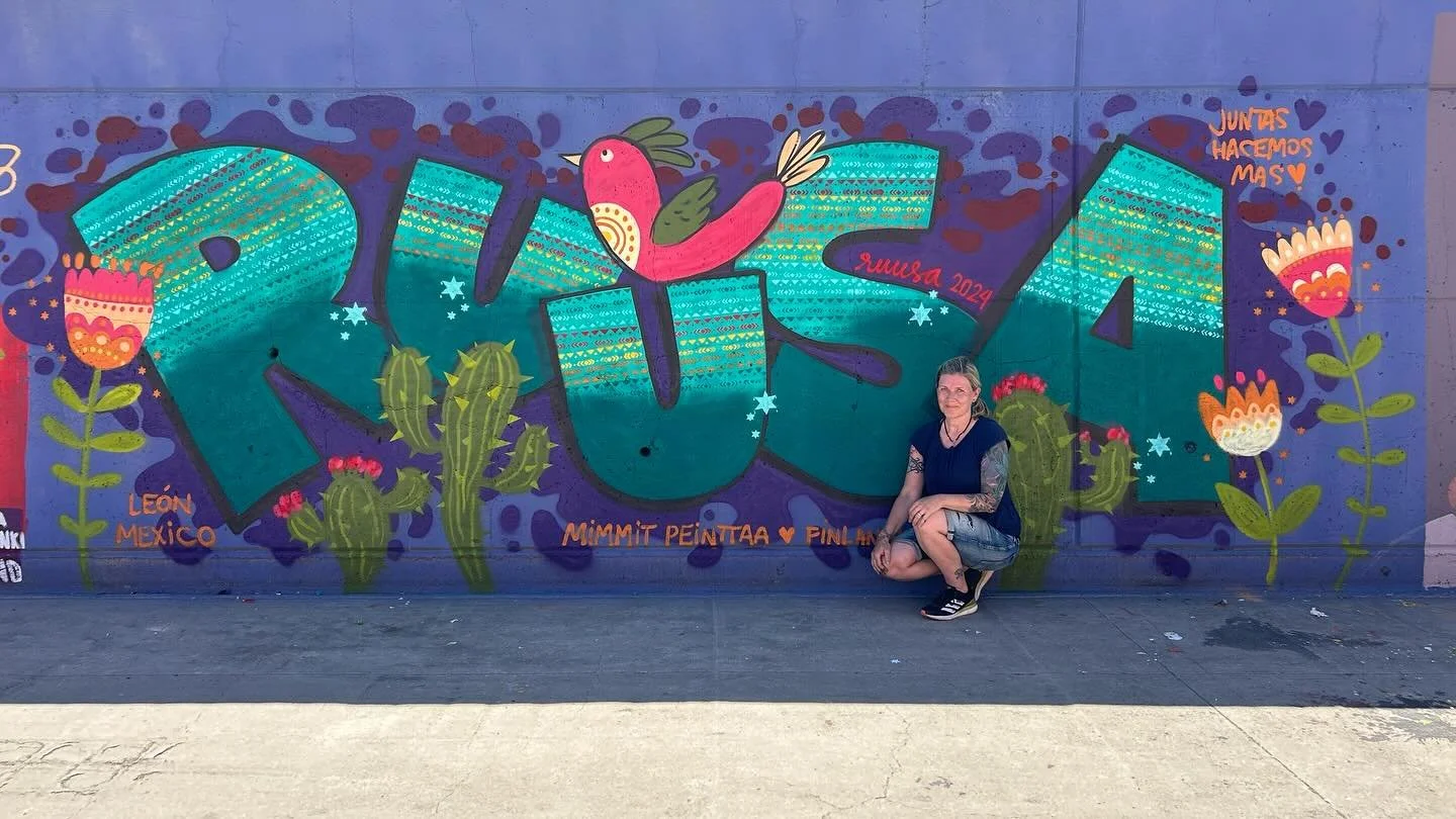 Juntas Hacemos Mas -katutaidefestivaali kokosi huhtikuun vikaksi viikonlopuksi yhteen noin 150 naistaiteilijaa Leonin kaupunkiin Meksikoon!🔥🌺🌞 

Olen kiitollinen ett&auml; sain olla mukana heid&auml;n joukossaan🙏🏼 Gracias @niafase ❤️&zwj;🔥 &iex