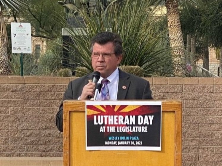  Rep. Tim Dunn (R) from LD25 (Yuma), frequent sponsor of hunger bills in the legislature, was an inspiring speaker at the event. 