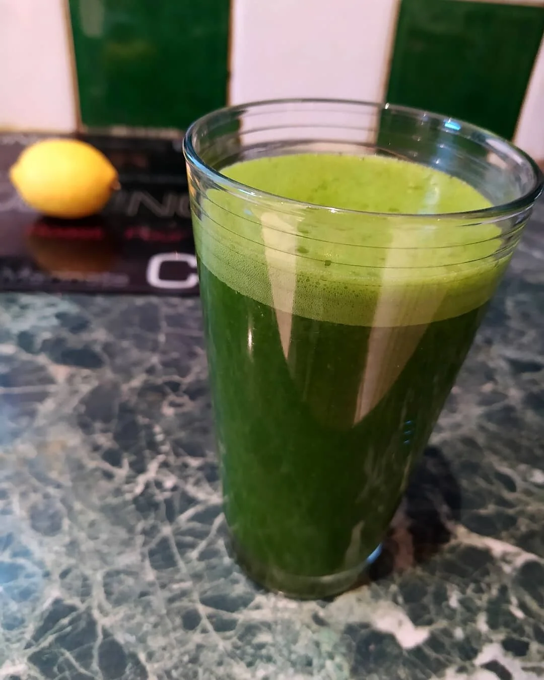 🟢 Immune system boost 🟢

This green smoothie will give you a kick! 
 
🟢Link in bio for the full recipe🟢

#smoothie #greenjuice #immuneboost #foodforthesoul #healthy #boost #healthylifestyle #smoothierecipes #smoothieoftheday  #fresh #healthisweal