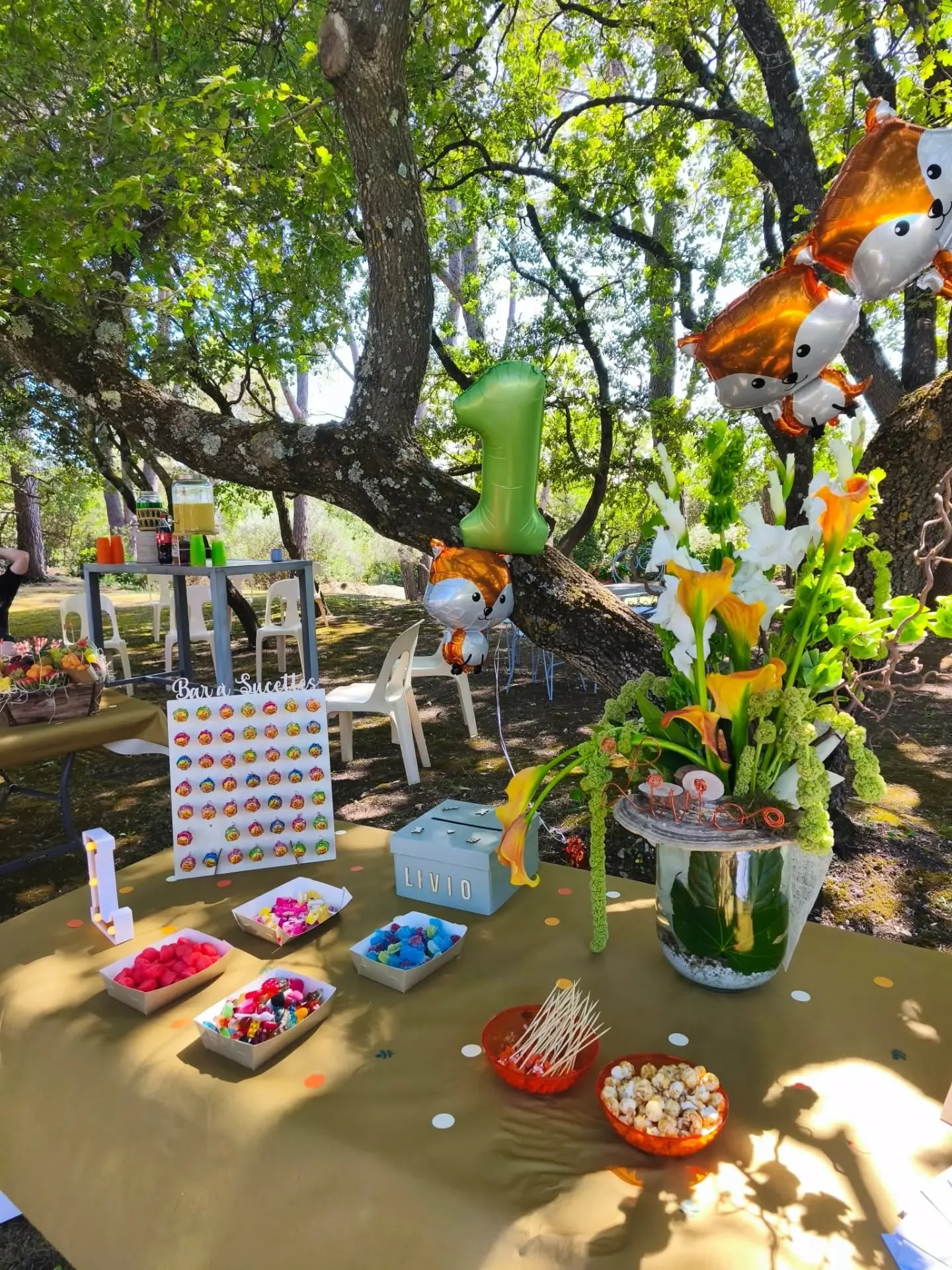 Un &eacute;v&eacute;nement est toujours sublim&eacute; par une touche florale quelle qu'elle soit 🫶🏻🌼💫

Ici un bouquet original avec des dominances de Jaune - Vert - Orange &amp; Blanc 🌻🌾🏵️ pour c&eacute;l&eacute;brer le premier Anniversaire d