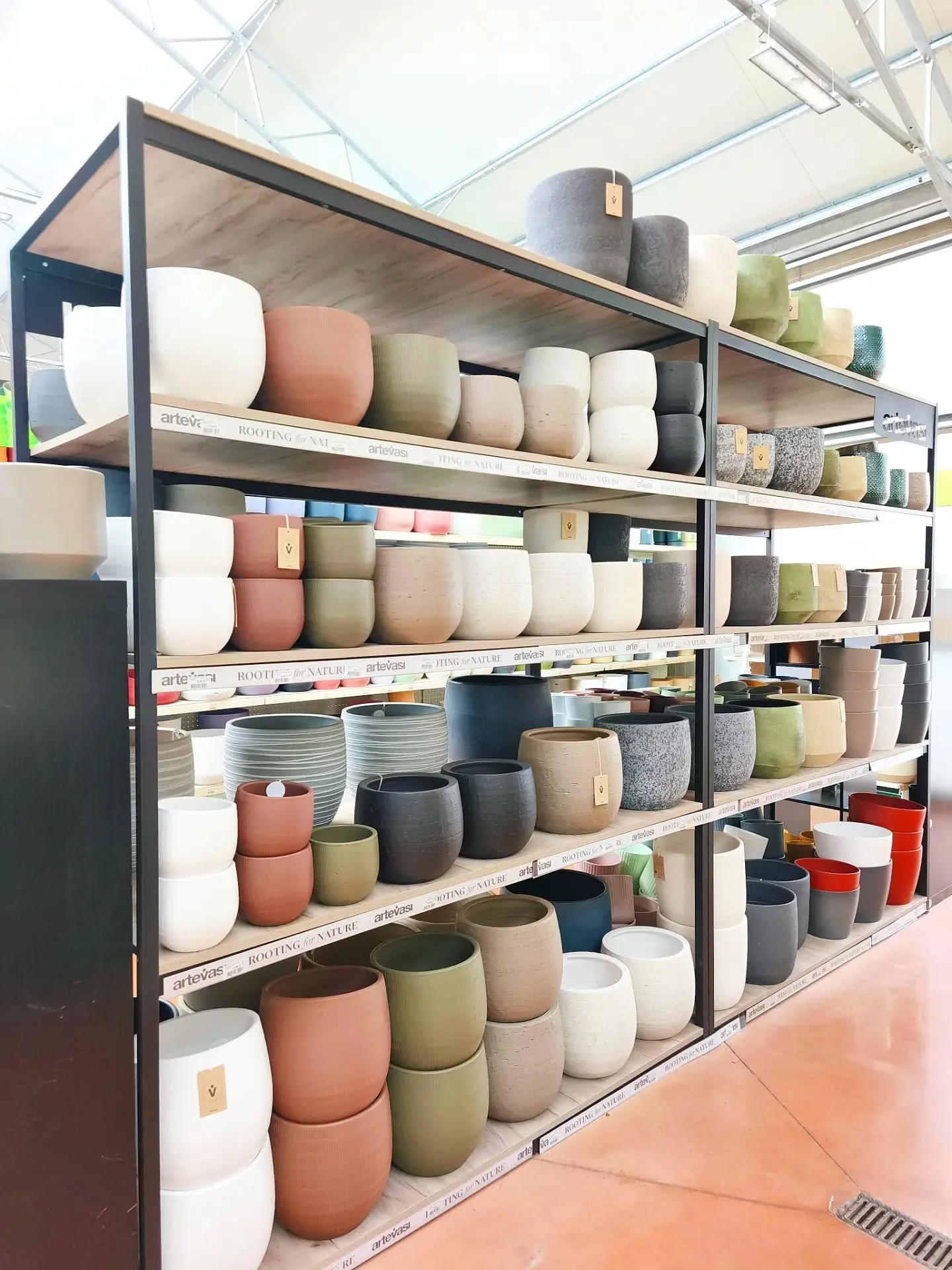 Nouvel arrivage de Cache-pots 
Pour vos plantes d'int&eacute;rieur 🌱
De quoi avoir un int&eacute;rieur d&eacute;co avec une touche de vert 🌿
@artevasi
