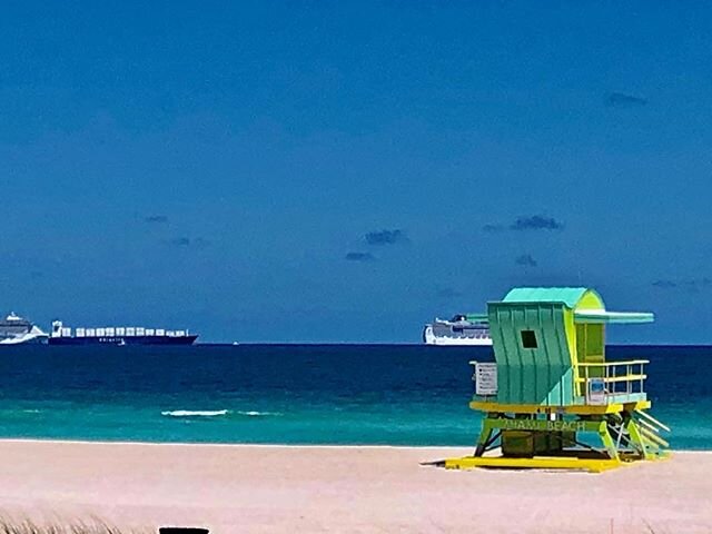Serene. Natural beauty. What can I say, less is more. Mother Nature is the best designer. While we shelter in place, the creatures of the sea have a chance to breathe deeply. Stunning , joyful lifeguard station design thanks to William Lane  #southbe