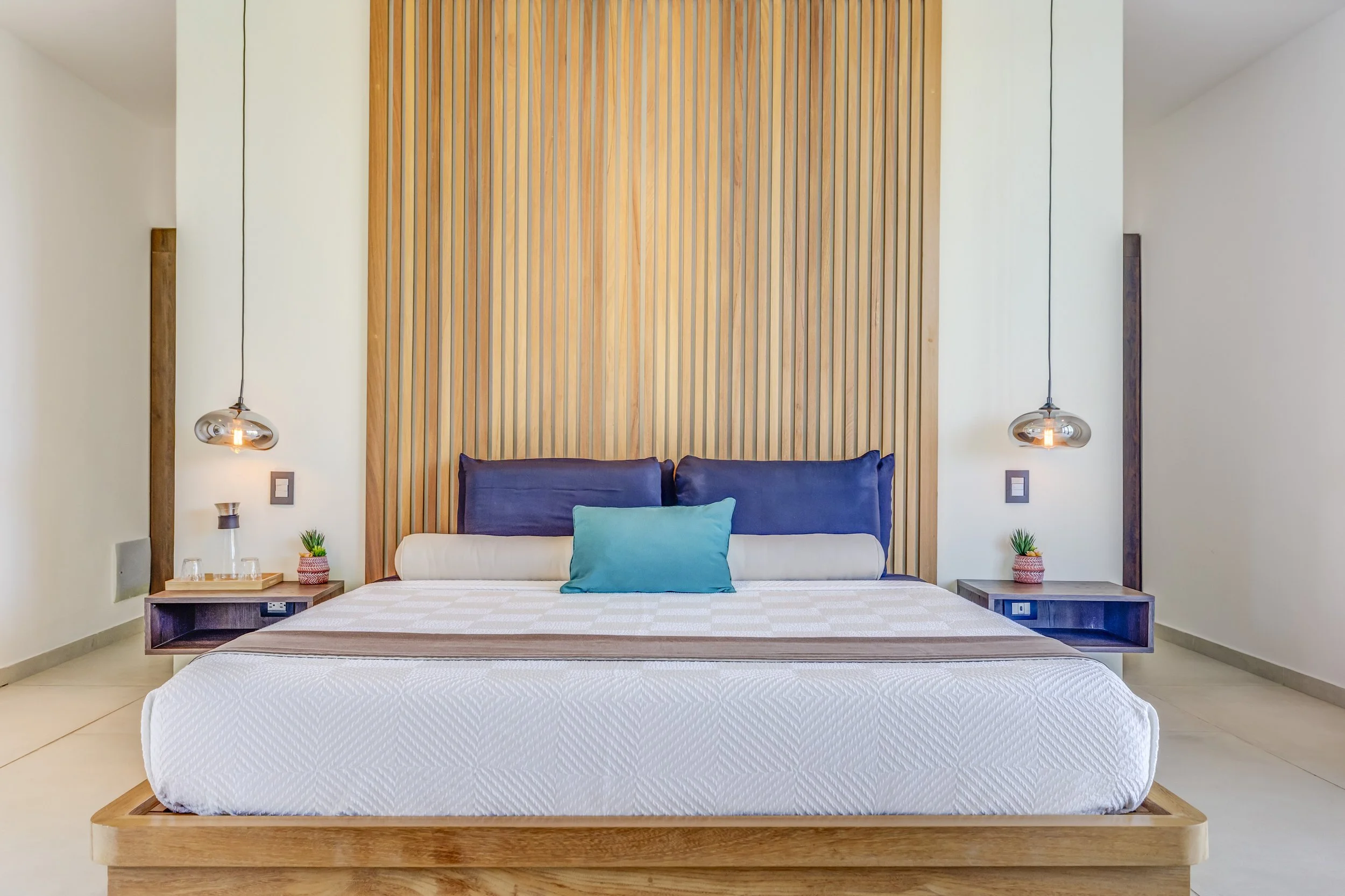 017-master bedroom.jpg