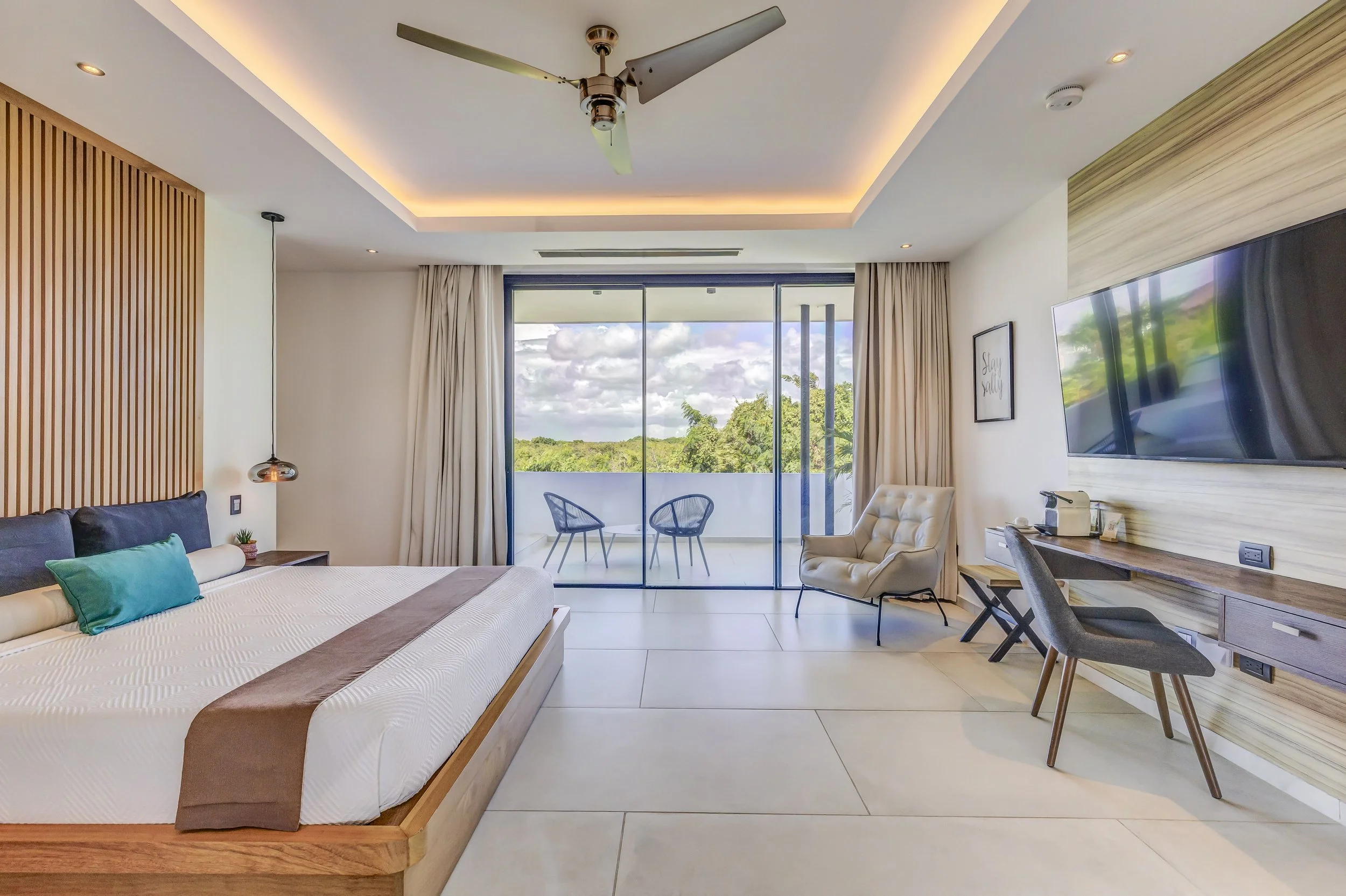 018-master bedroom.jpg