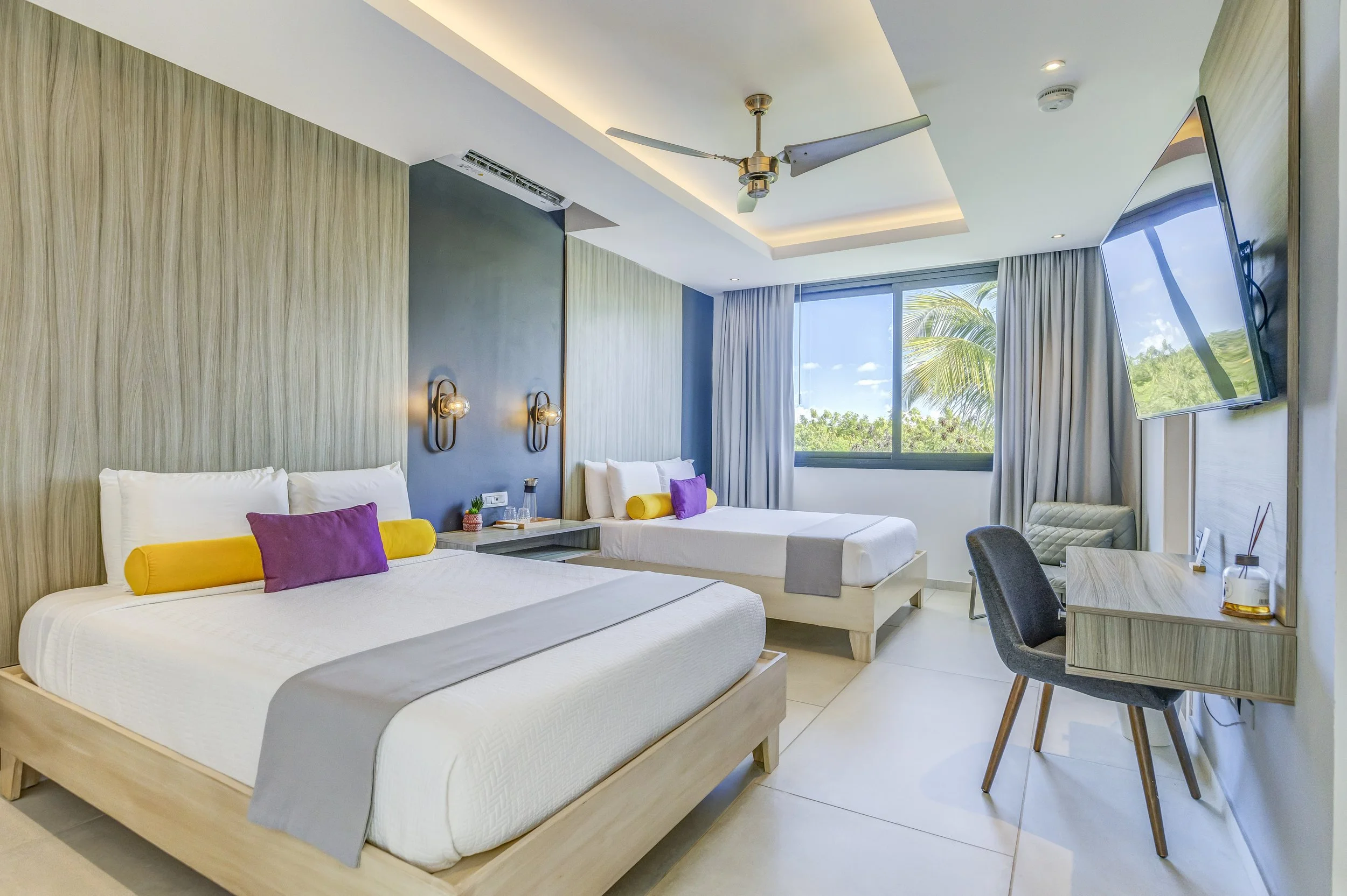 033-sixth bedroom.jpg