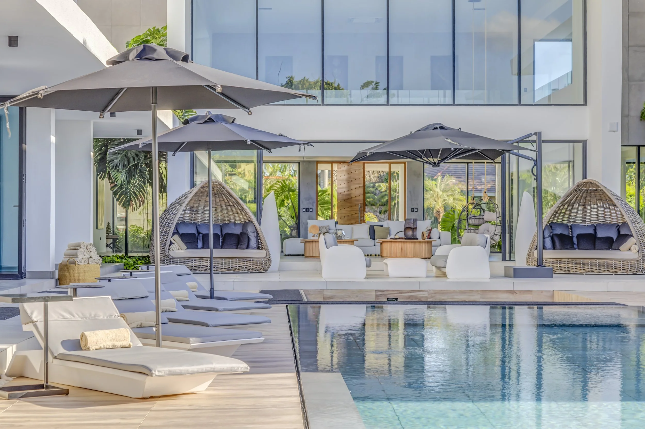 038-pool.jpg