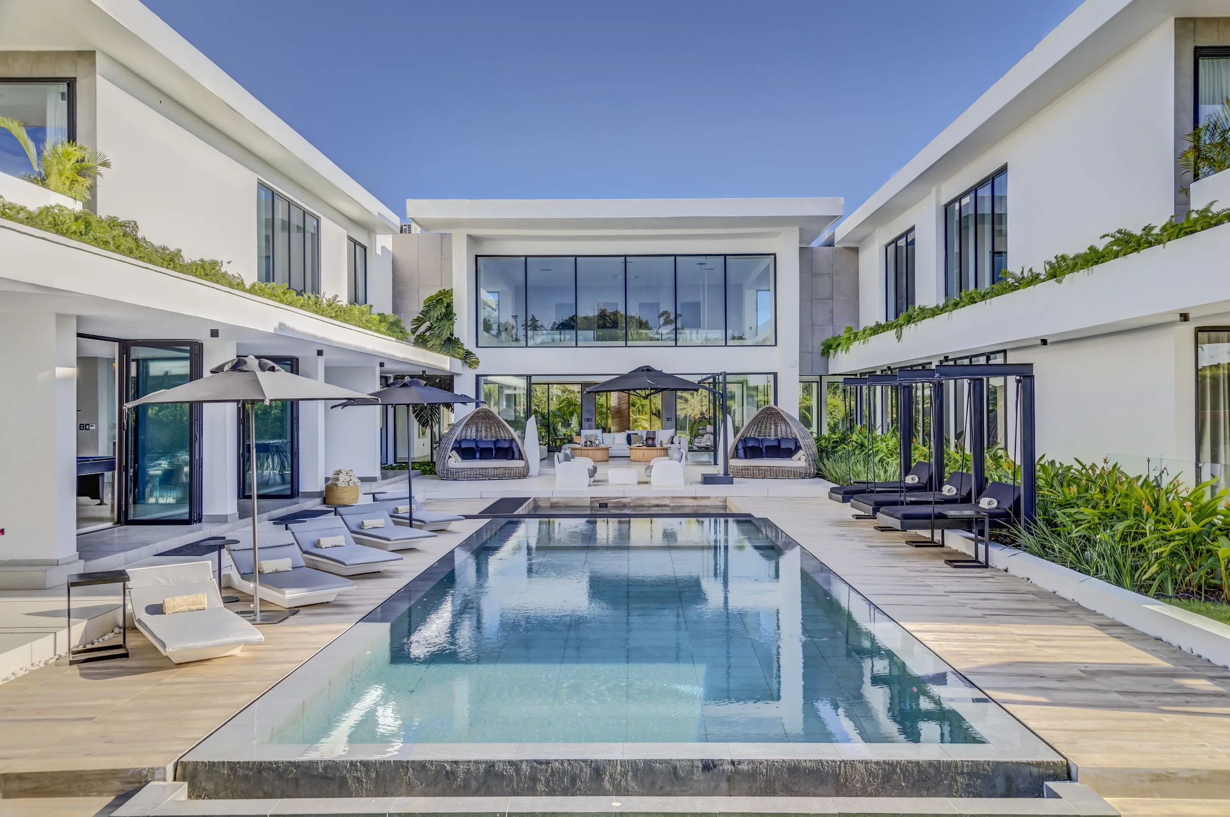 039-pool.jpg
