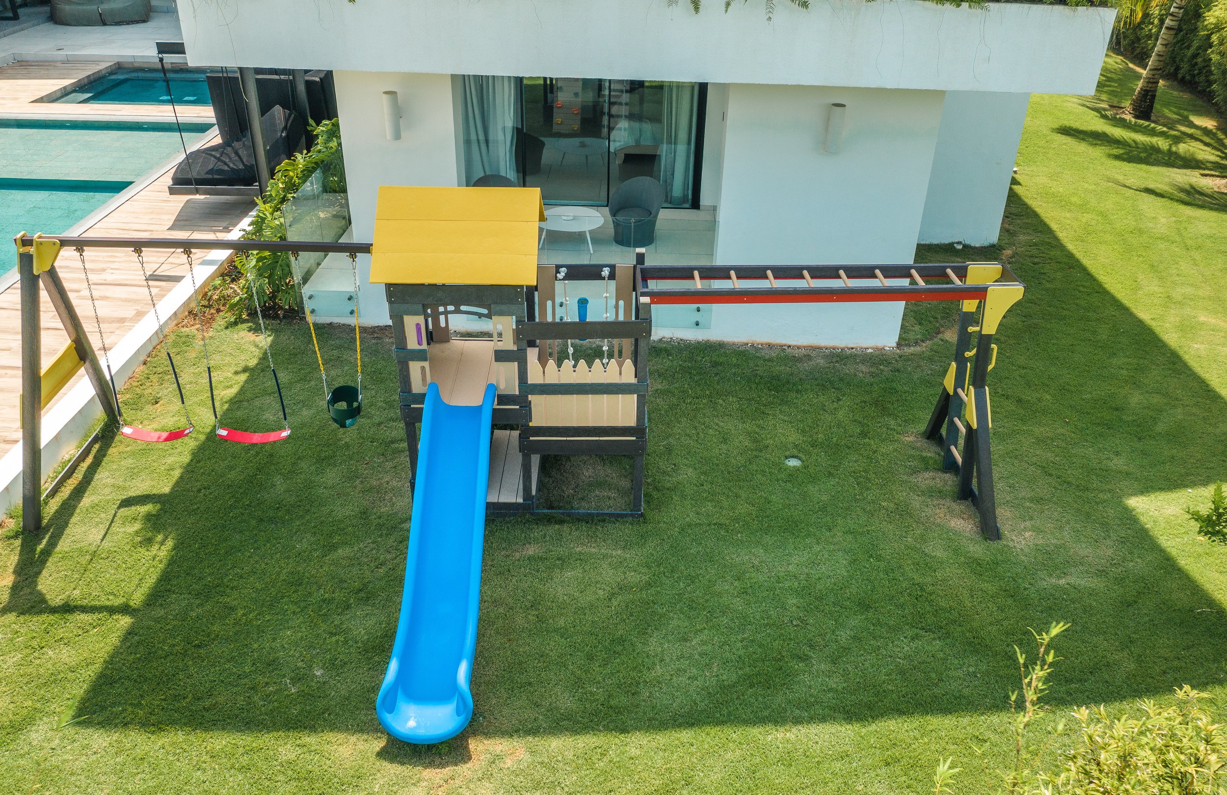 042-playground.jpg