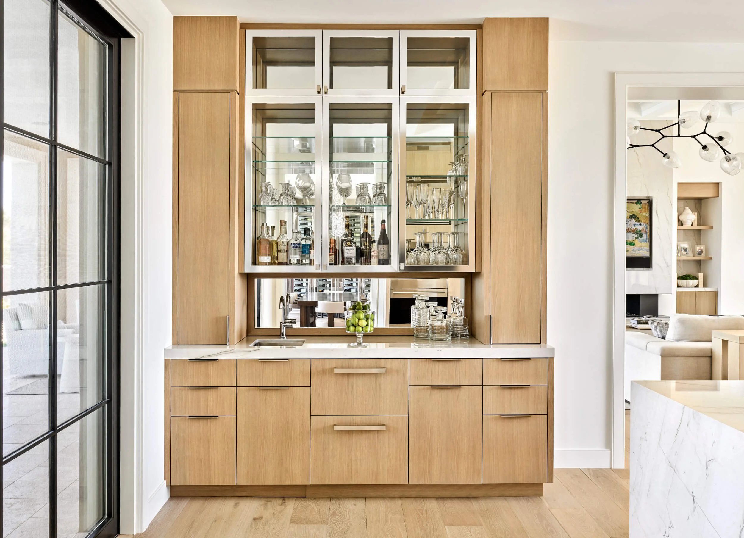 LLH_MOORE_08_2024_WET_BAR.jpg