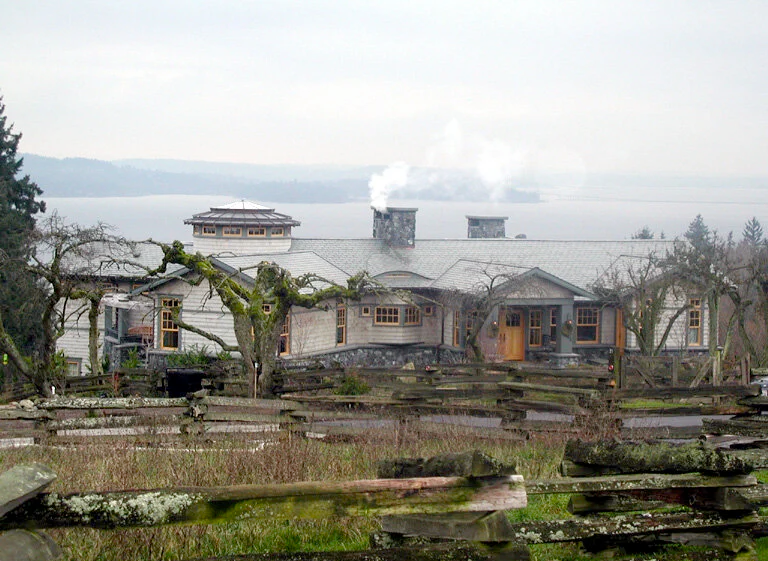 SEATTLE HOUSE ON A HILL