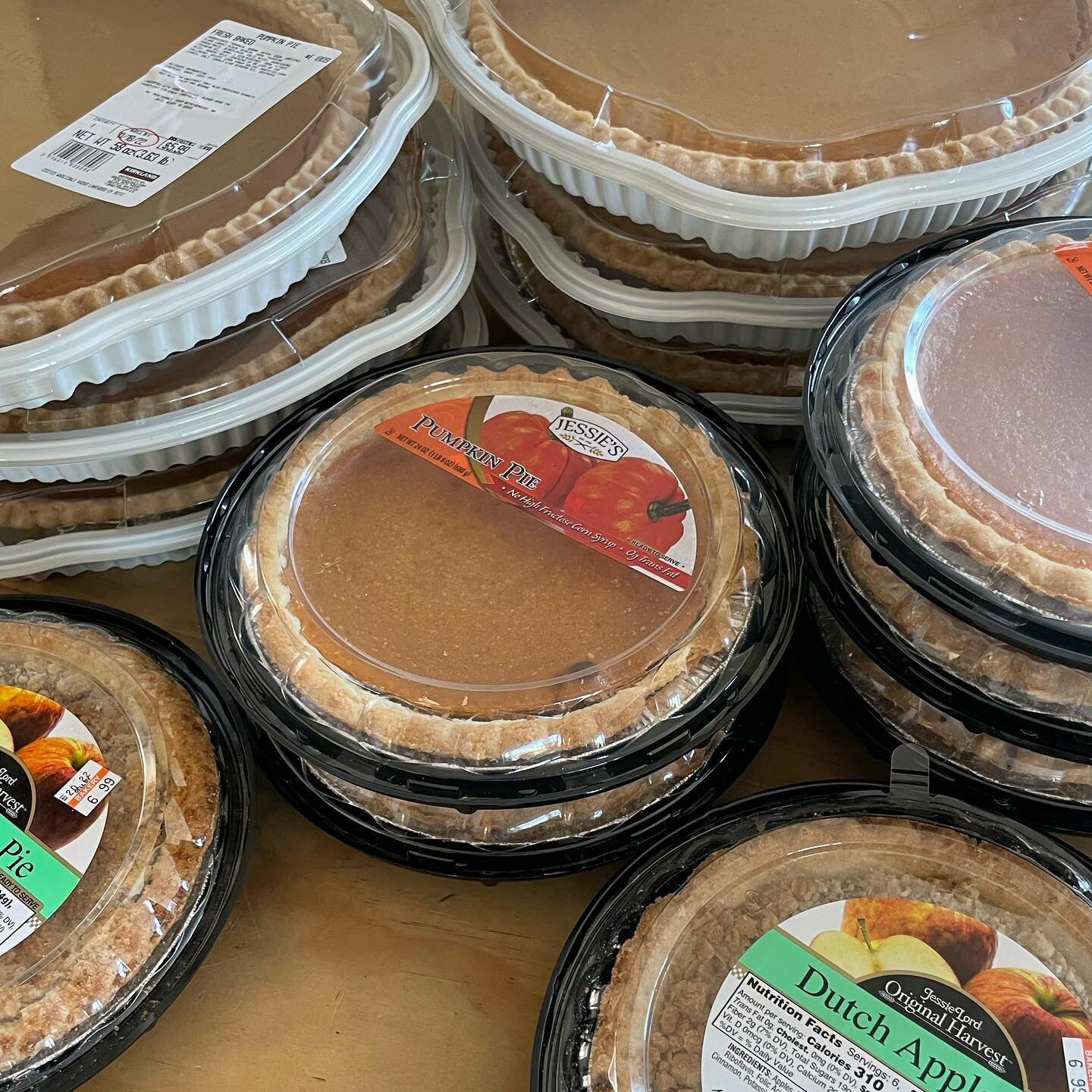 A huge thank you to our young adults at Lakewood High School for making big moves toward giving back and showing their gratitude by providing for others in need this Thanksgiving. They provided pies for 15 families to go with our Thanksgiving Bags. I
