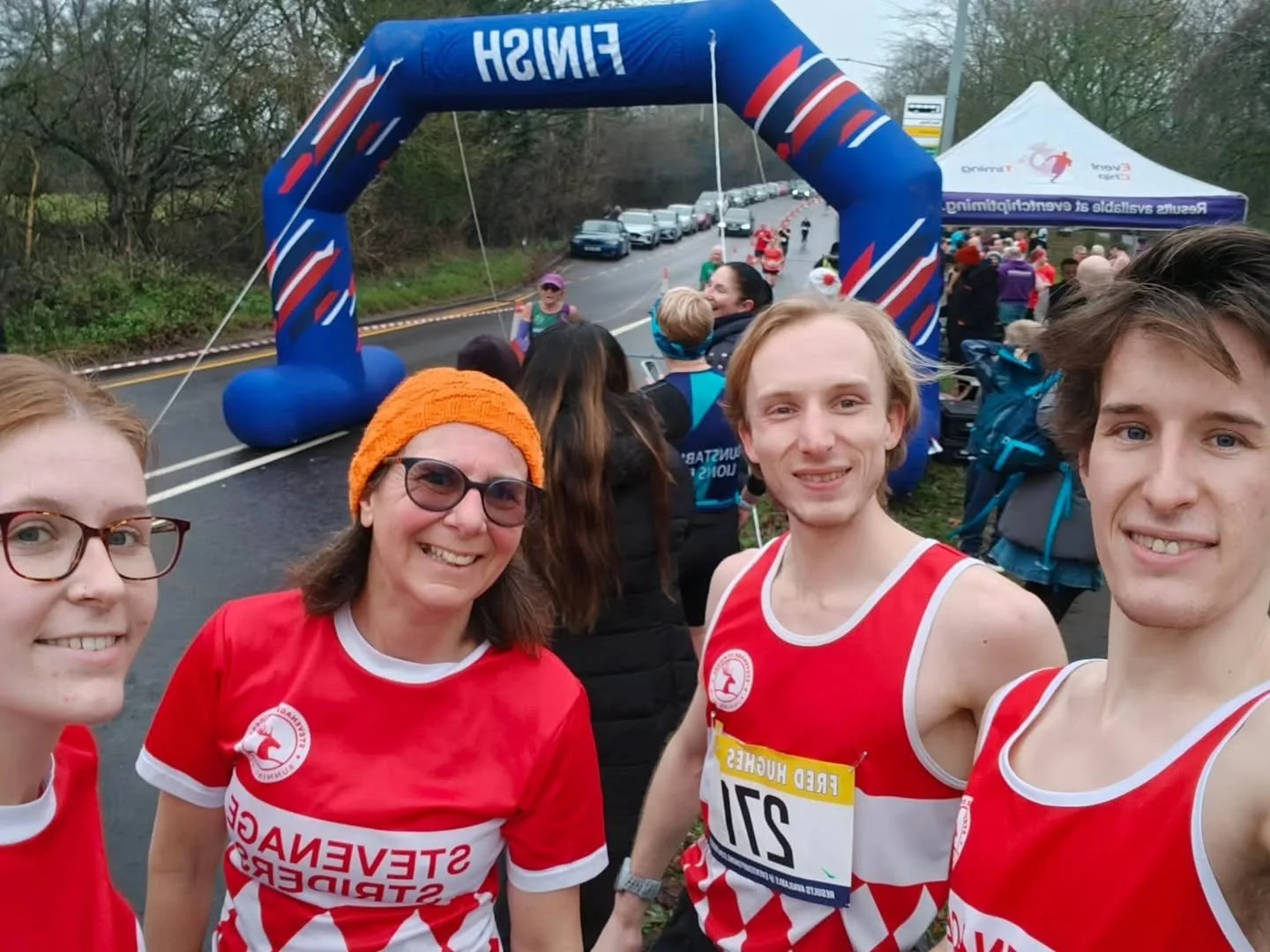 Fred Hughes 10 Mile 

Helen Moye - 1:27:17

"A regular favourite with many fast local club runners; improved further with added closed roads."

Matthew Robinson - 58:05 PB🎉

"Undulating course, plenty of fast runners to chase; pleased