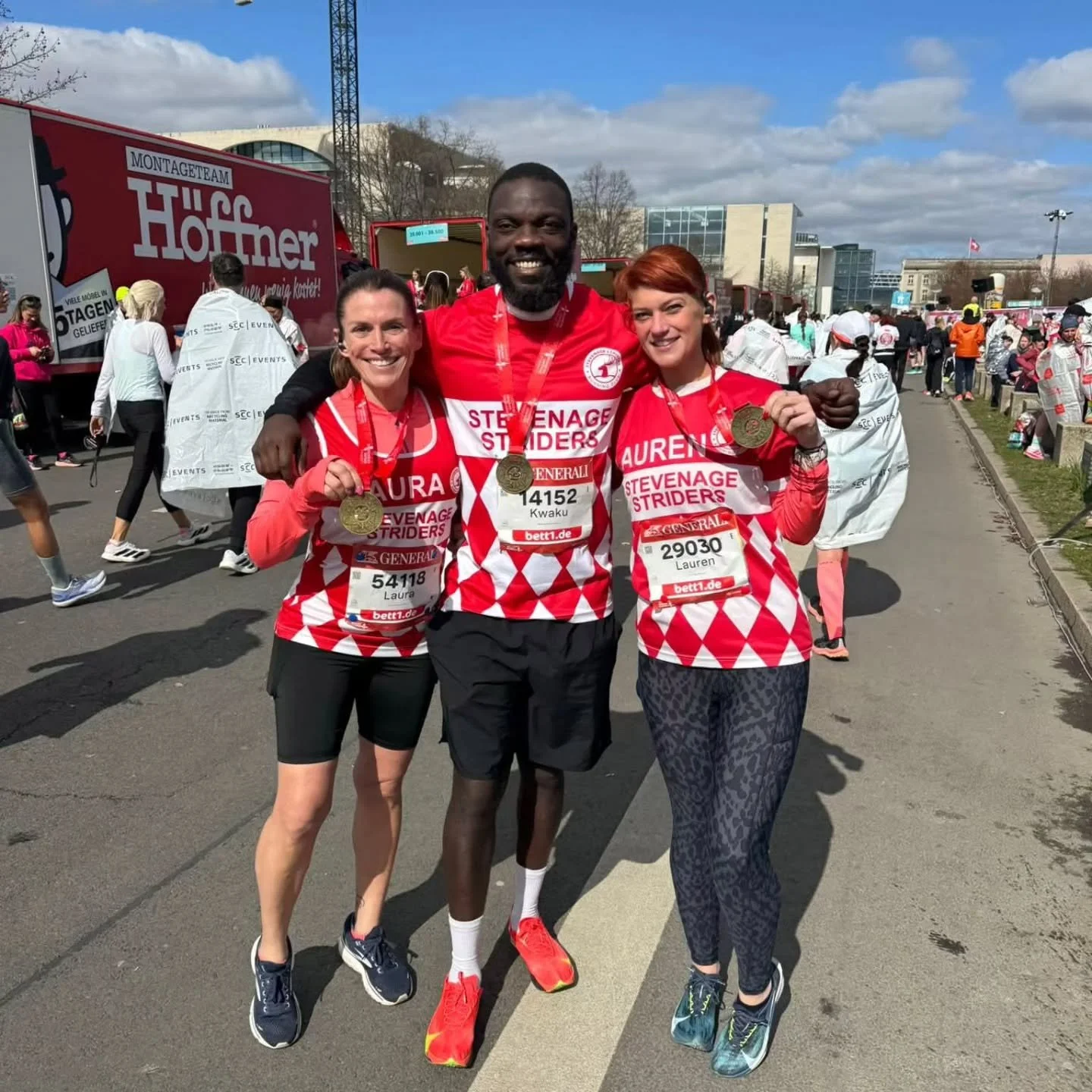 We had three Striders pop over to Germany last weekend for one of the Super Halfs, the Berlin Half Marathon.

Kwaku Agyeman (1:47:55), Laura Duffield (2:00:52), and Lauren Pegg (2:00:53) all had a cracking weekend abroad to cross a fantastic finish l