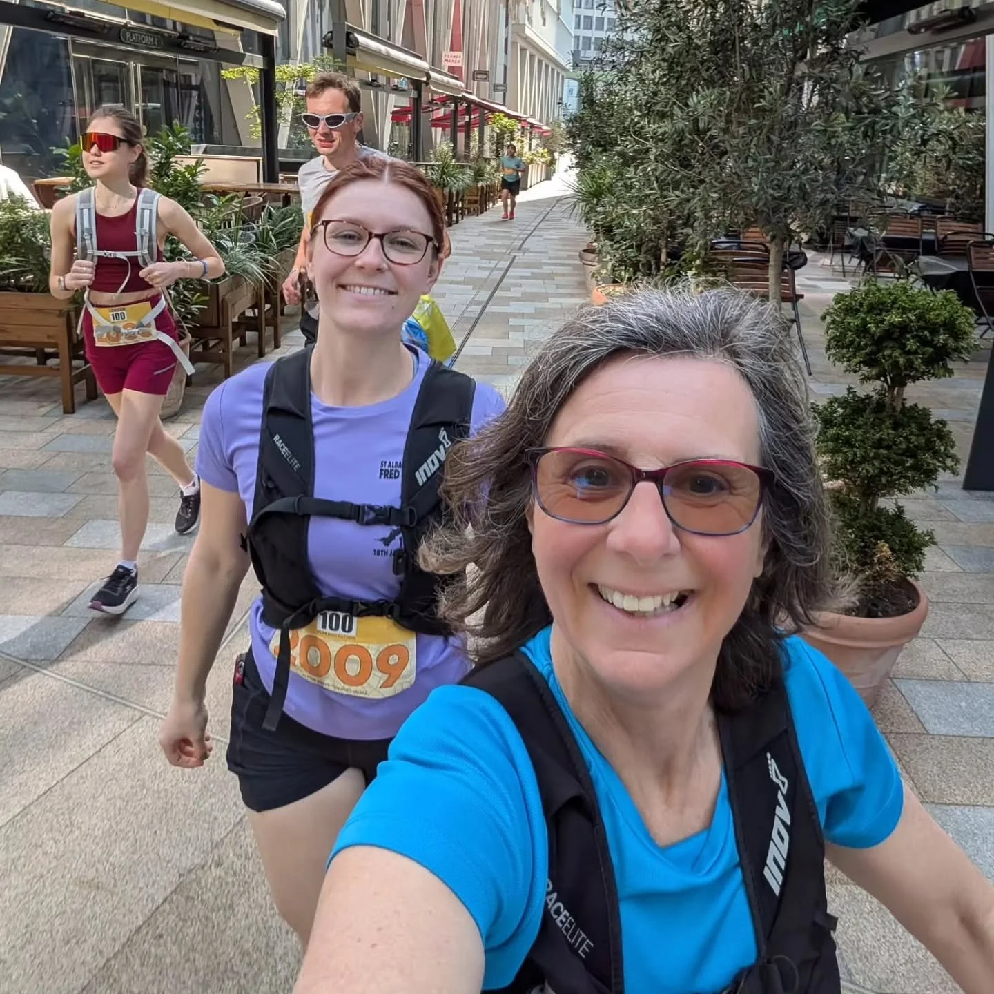 London 100

Charlotte and Helen Moye  took on the 25km distance of this multi distance event "Loved this well organised, self guided event around the sights of London with great views over the city. Definitely want to do one of the longer routes