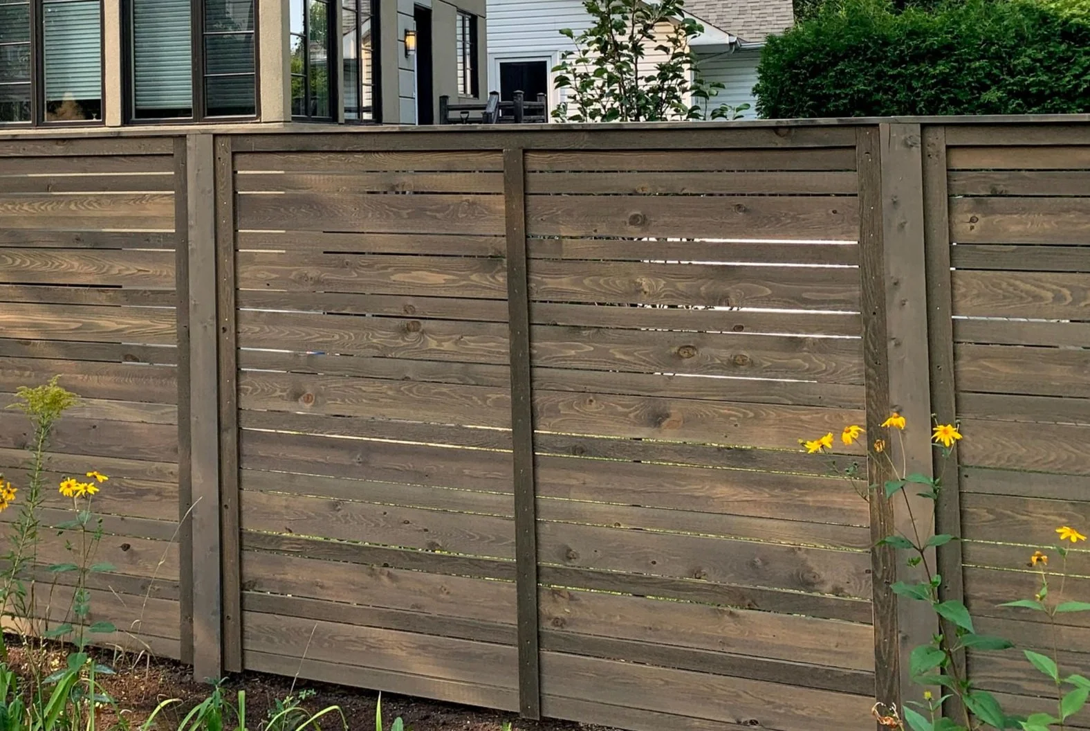 Lanark Cedar Horizontal TT Acacia Fence